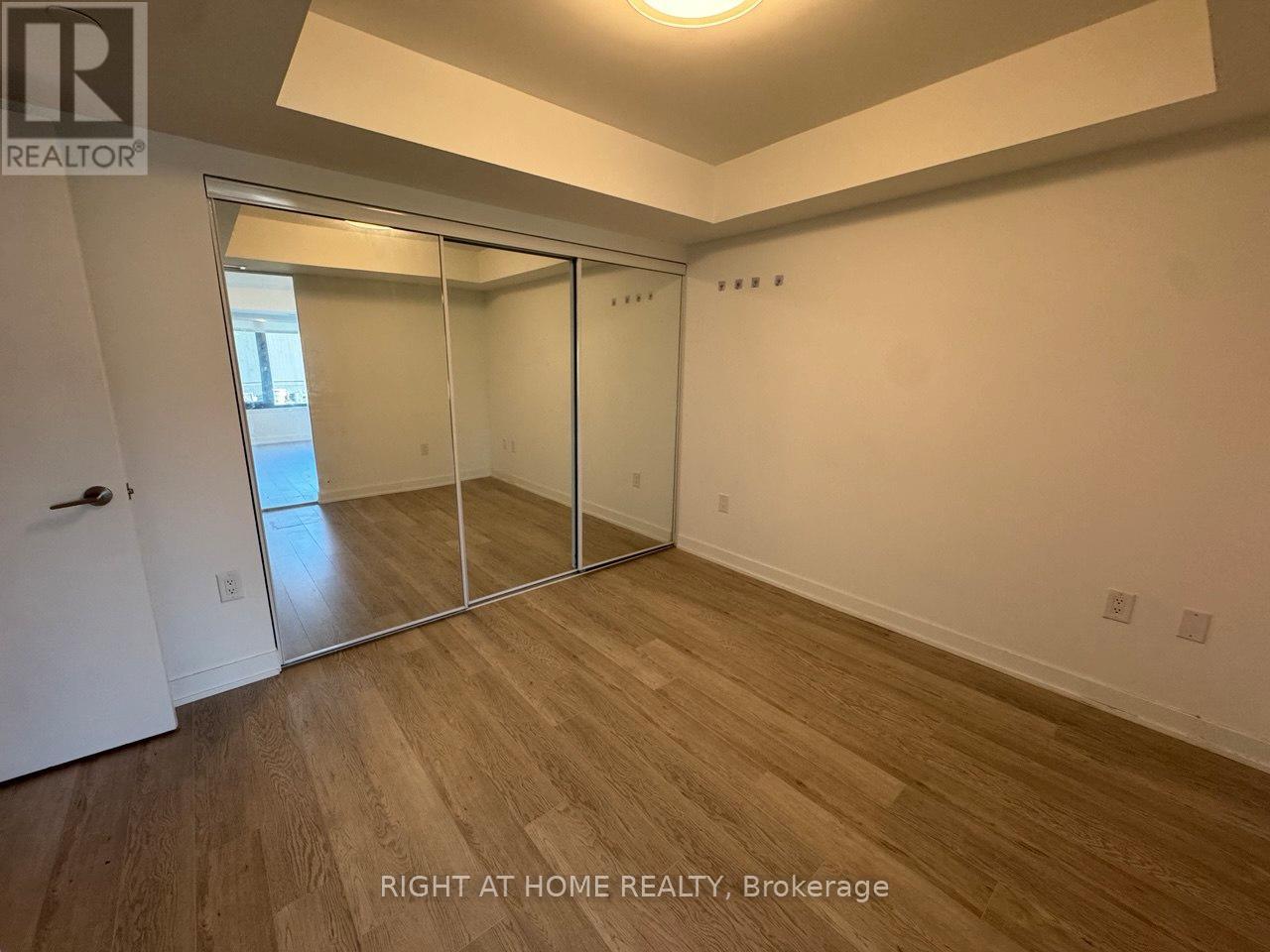 313 - 3 Strathgowan Avenue, Toronto, Ontario  M4N 1B8 - Photo 12 - C12388841