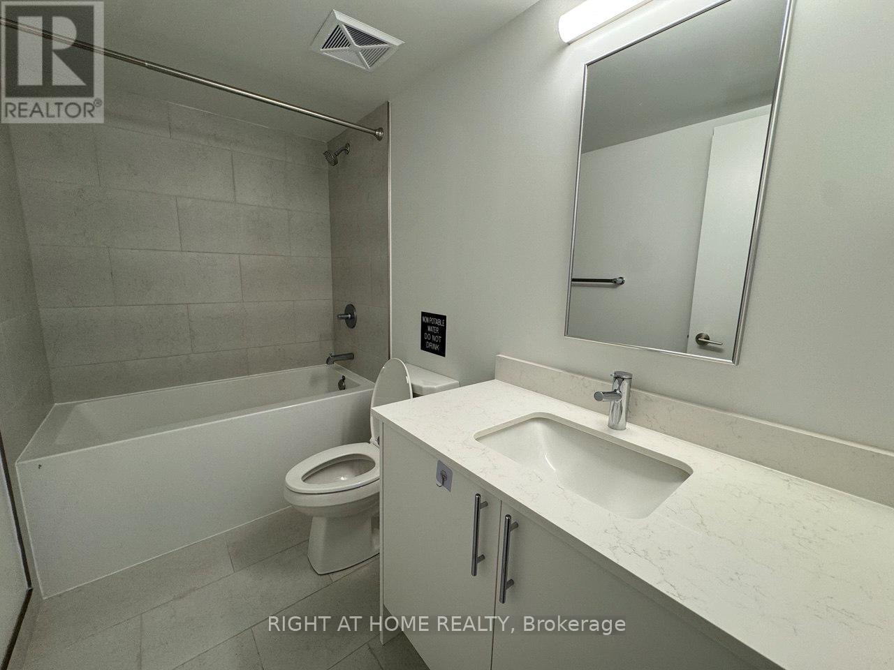 313 - 3 Strathgowan Avenue, Toronto, Ontario  M4N 1B8 - Photo 17 - C12388841