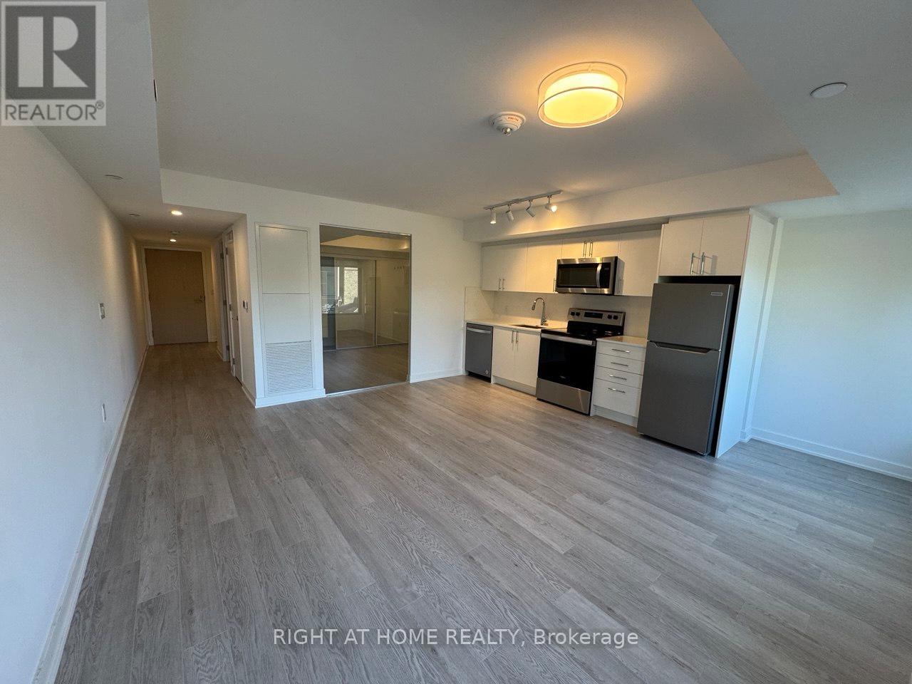 313 - 3 Strathgowan Avenue, Toronto, Ontario  M4N 1B8 - Photo 6 - C12388841