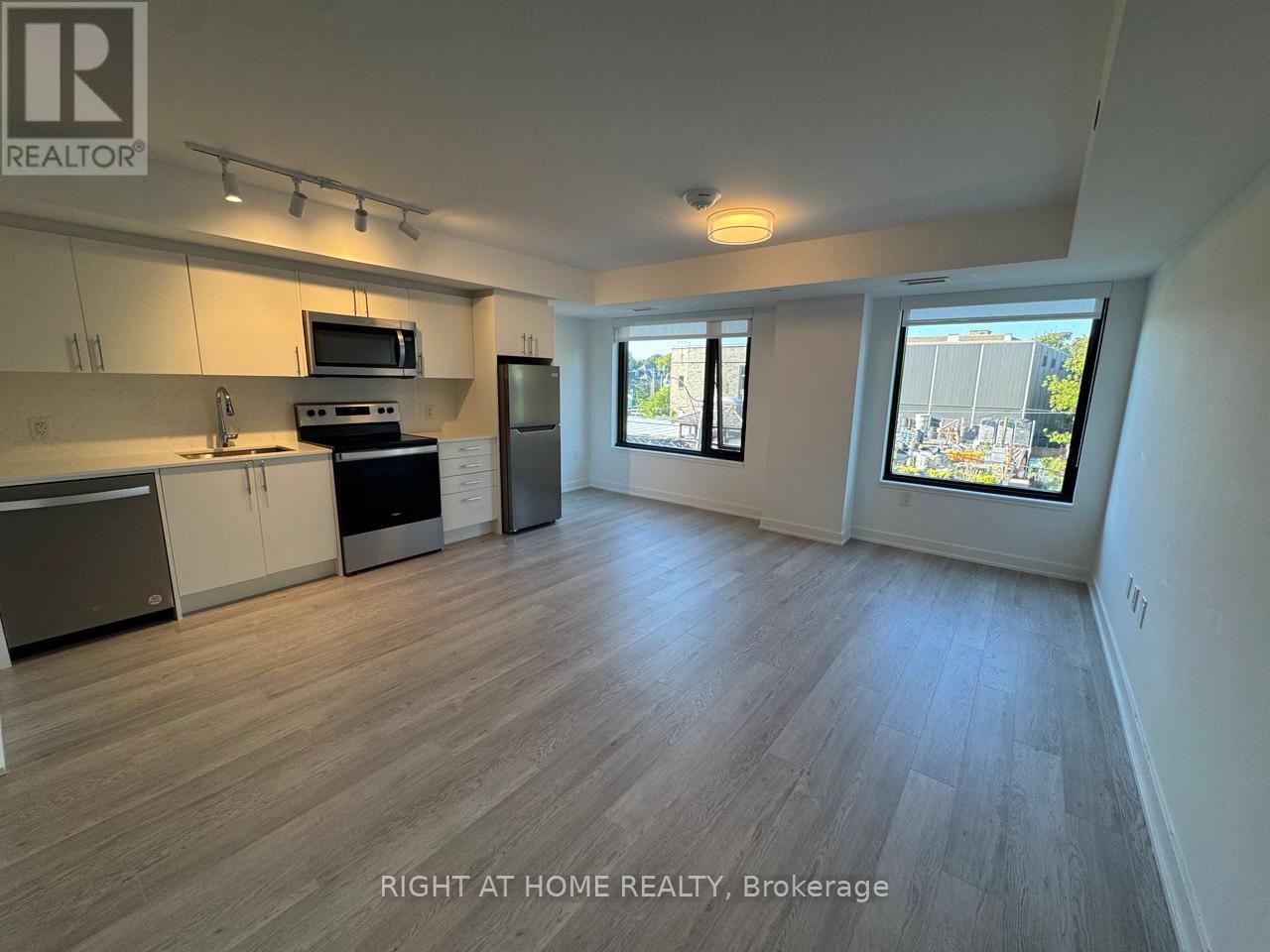 313 - 3 Strathgowan Avenue, Toronto, Ontario  M4N 1B8 - Photo 8 - C12388841