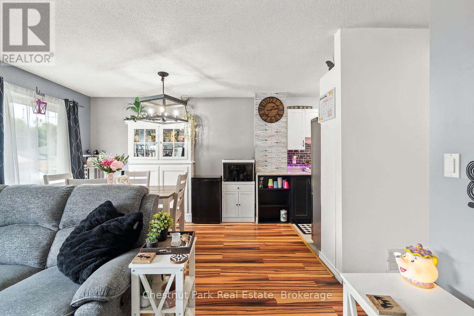 70 Milton Street, Bracebridge, Ontario  P1L 1G9 - Photo 10 - X12435682