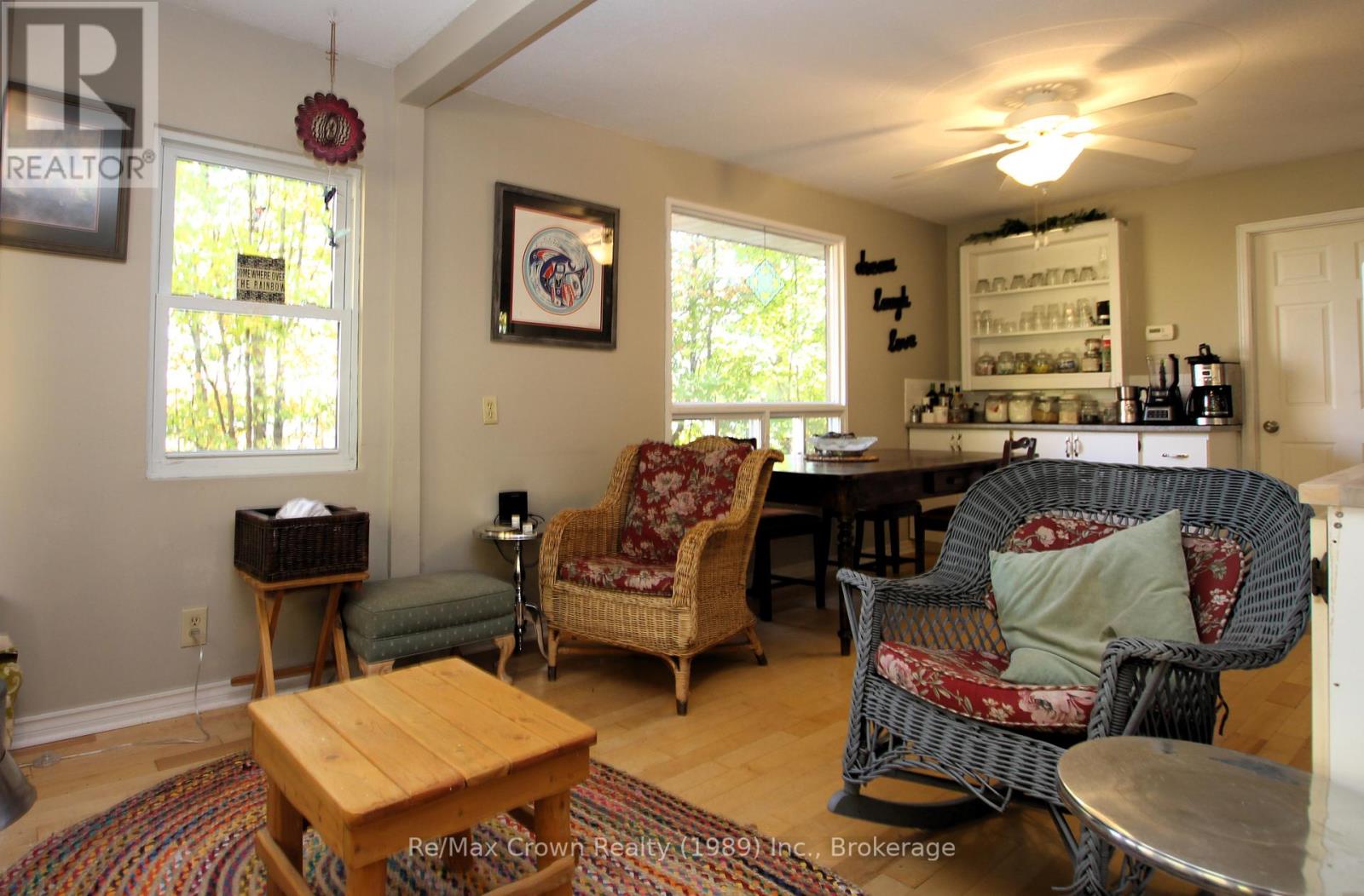 242 Everett Drive, Parry Sound Remote Area, Ontario  P0H 2R0 - Photo 15 - X12435696