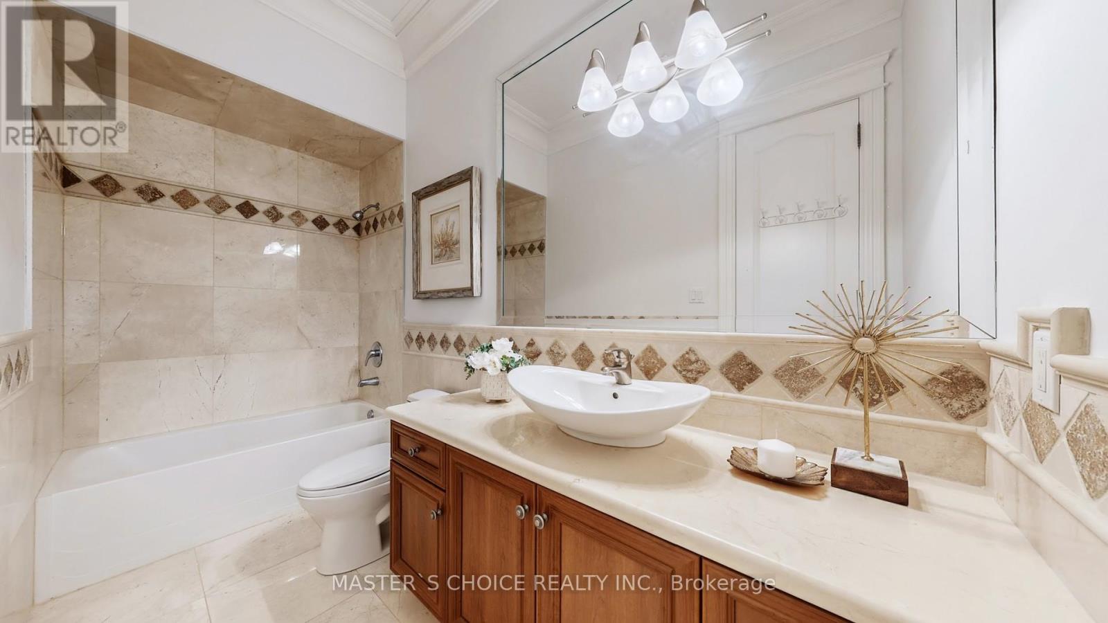 177 Duncan Road, Richmond Hill, Ontario  L4C 6J5 - Photo 15 - N12384631