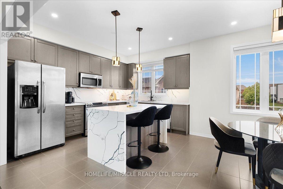 402 Dougall Avenue, Caledon, Ontario  L7C 2H1 - Photo 15 - W12435678