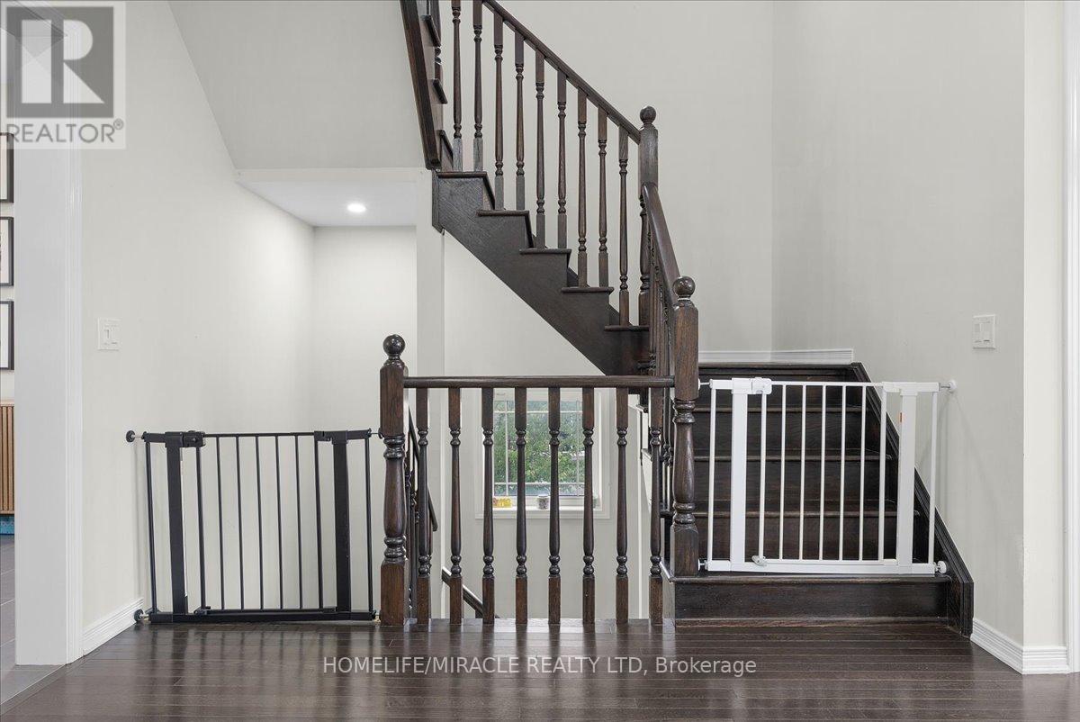 402 Dougall Avenue, Caledon, Ontario  L7C 2H1 - Photo 20 - W12435678