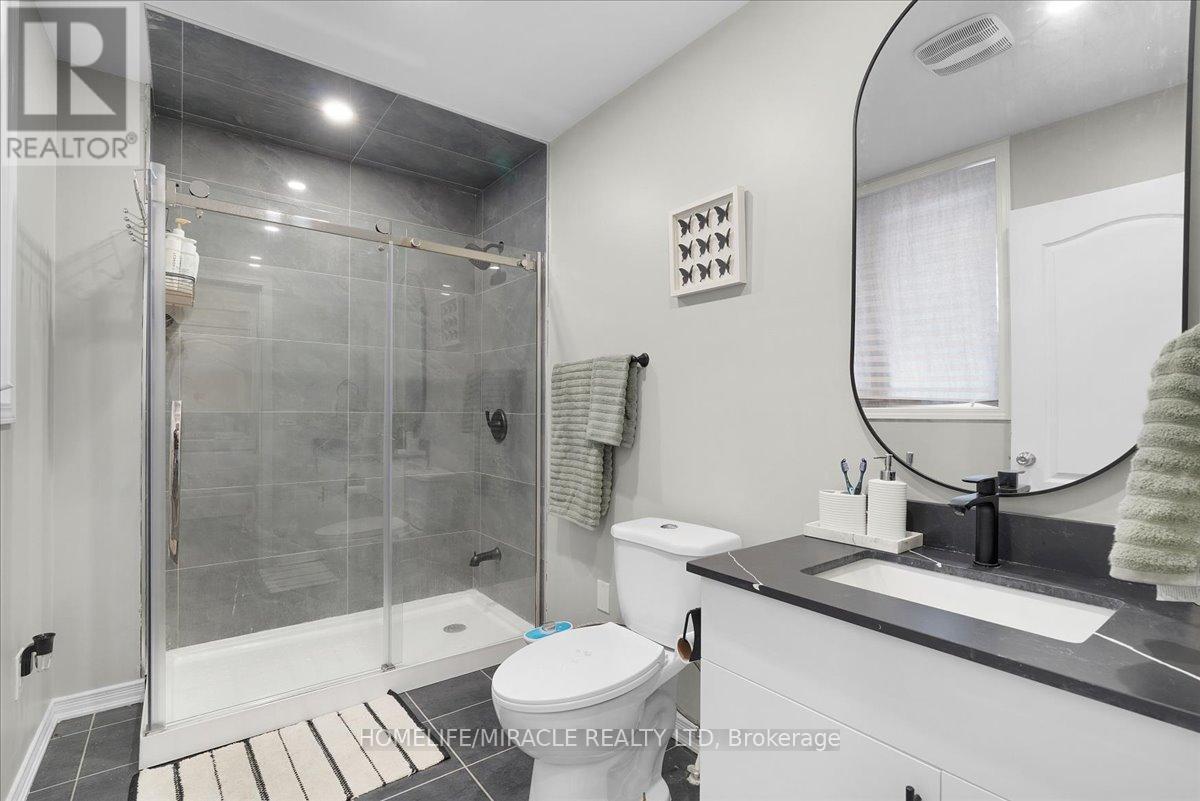 402 Dougall Avenue, Caledon, Ontario  L7C 2H1 - Photo 8 - W12435678