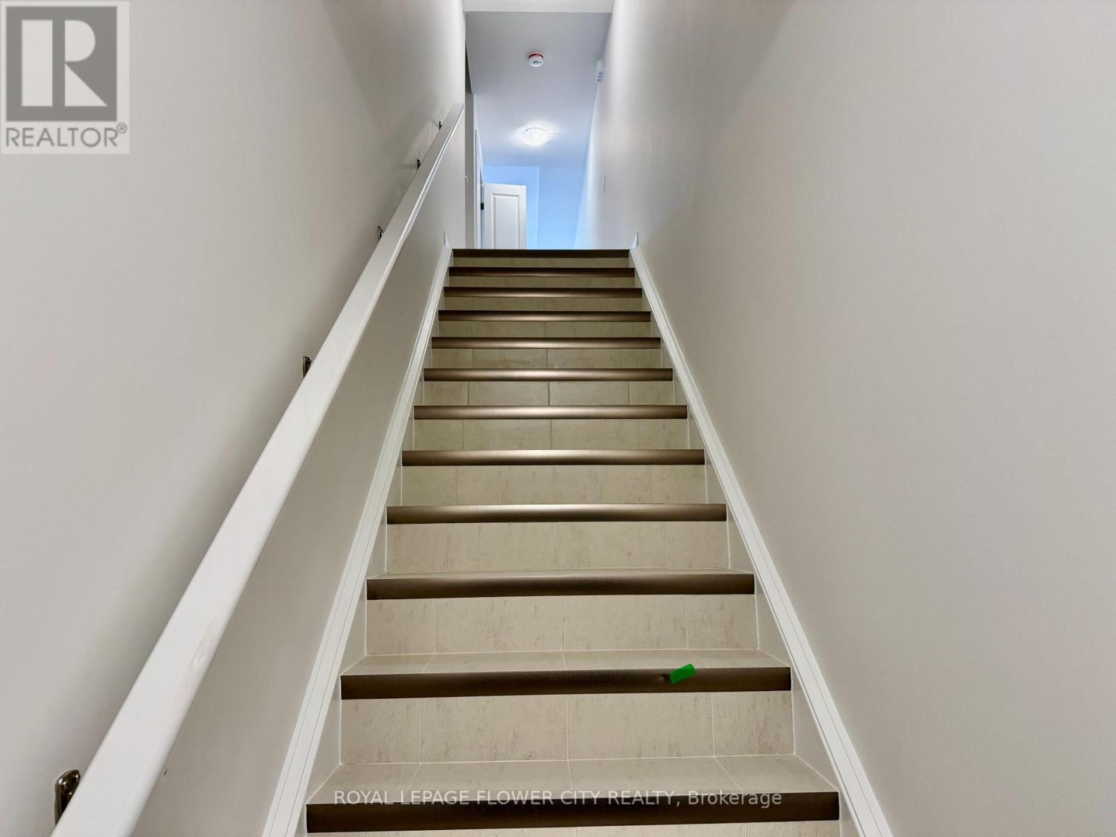 H079 - 44 Thatcher Drive, Guelph (Kortright East), Ontario  N1L 0R8 - Photo 4 - X12435603