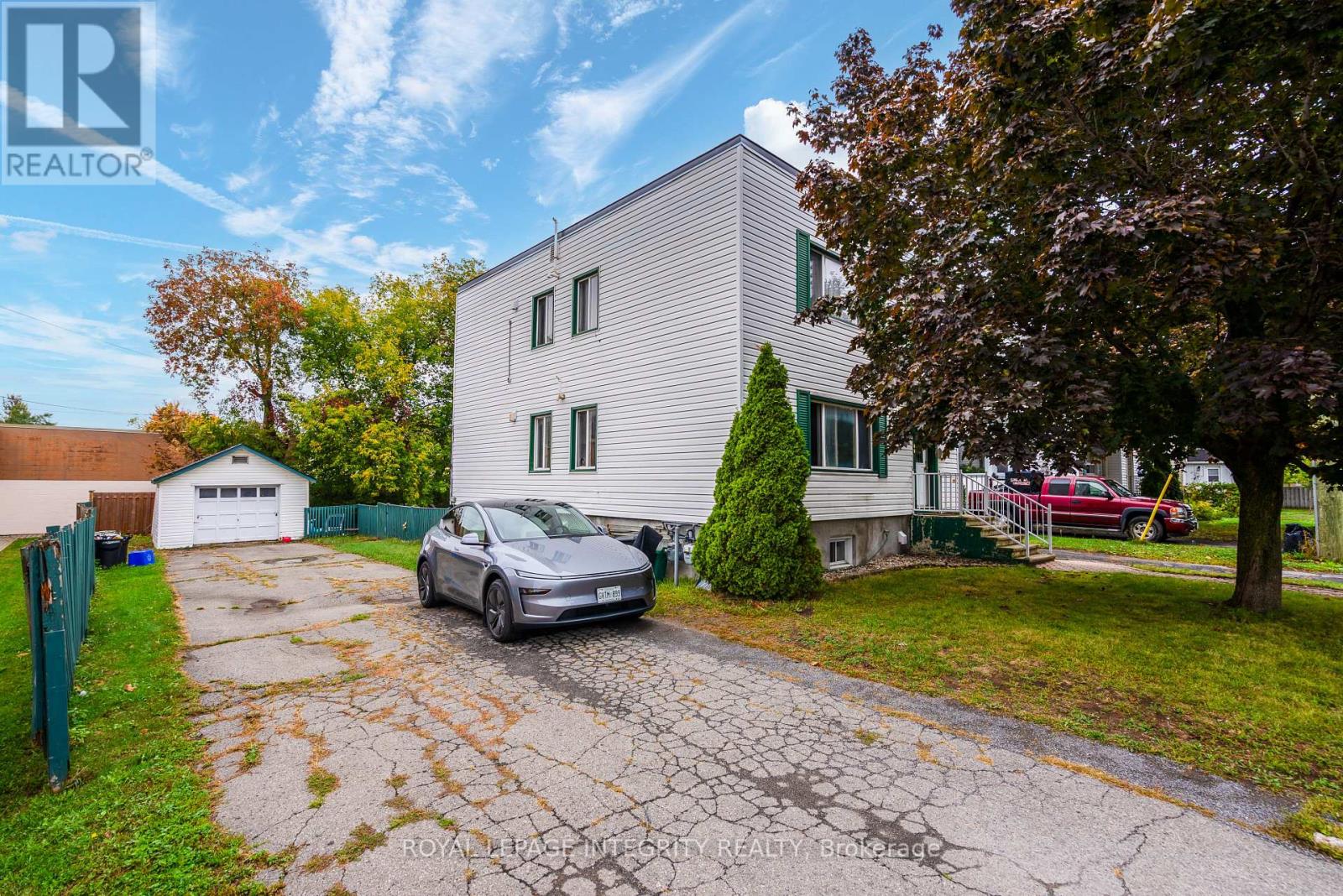 256 Alfred Street, Ottawa, Ontario  K1L 6W6 - Photo 2 - X12435704
