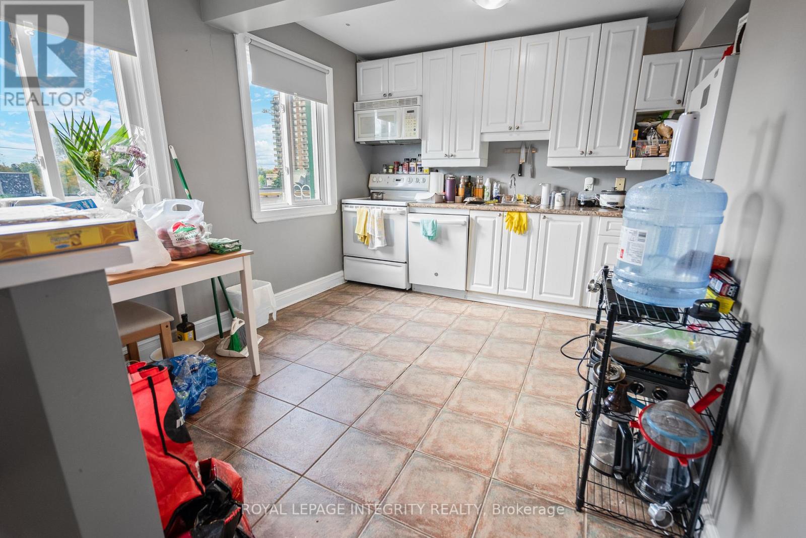 256 Alfred Street, Ottawa, Ontario  K1L 6W6 - Photo 3 - X12435704