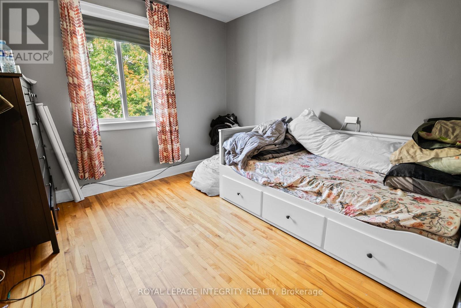 256 Alfred Street, Ottawa, Ontario  K1L 6W6 - Photo 5 - X12435704