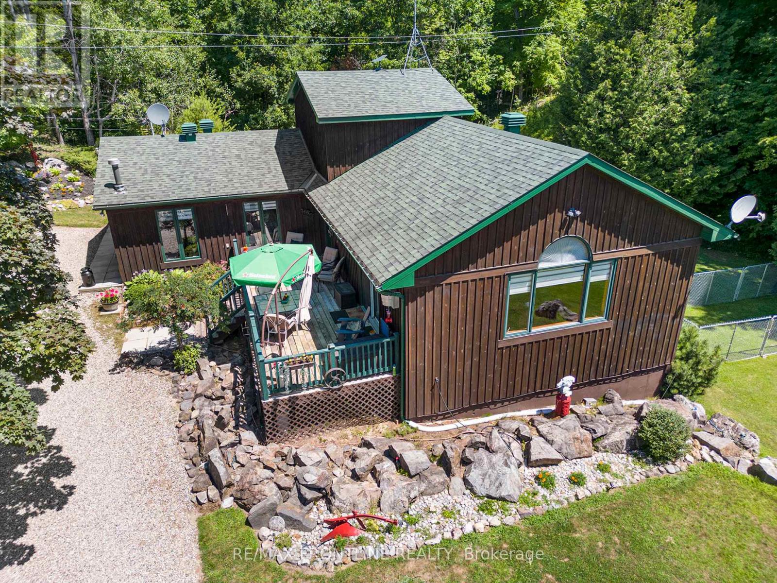 530 Miners Point Road, Tay Valley, Ontario  K7H 3C5 - Photo 2 - X12435687