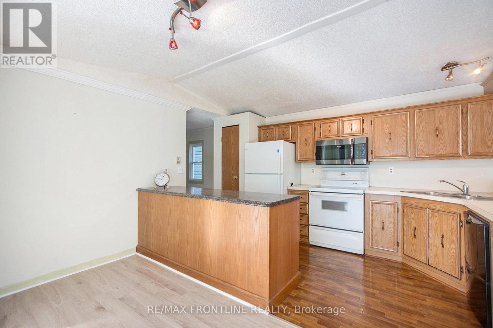 313 Acacia Road, Drummond/north Elmsley, Ontario  K7H 3C8 - Photo 4 - X12435721