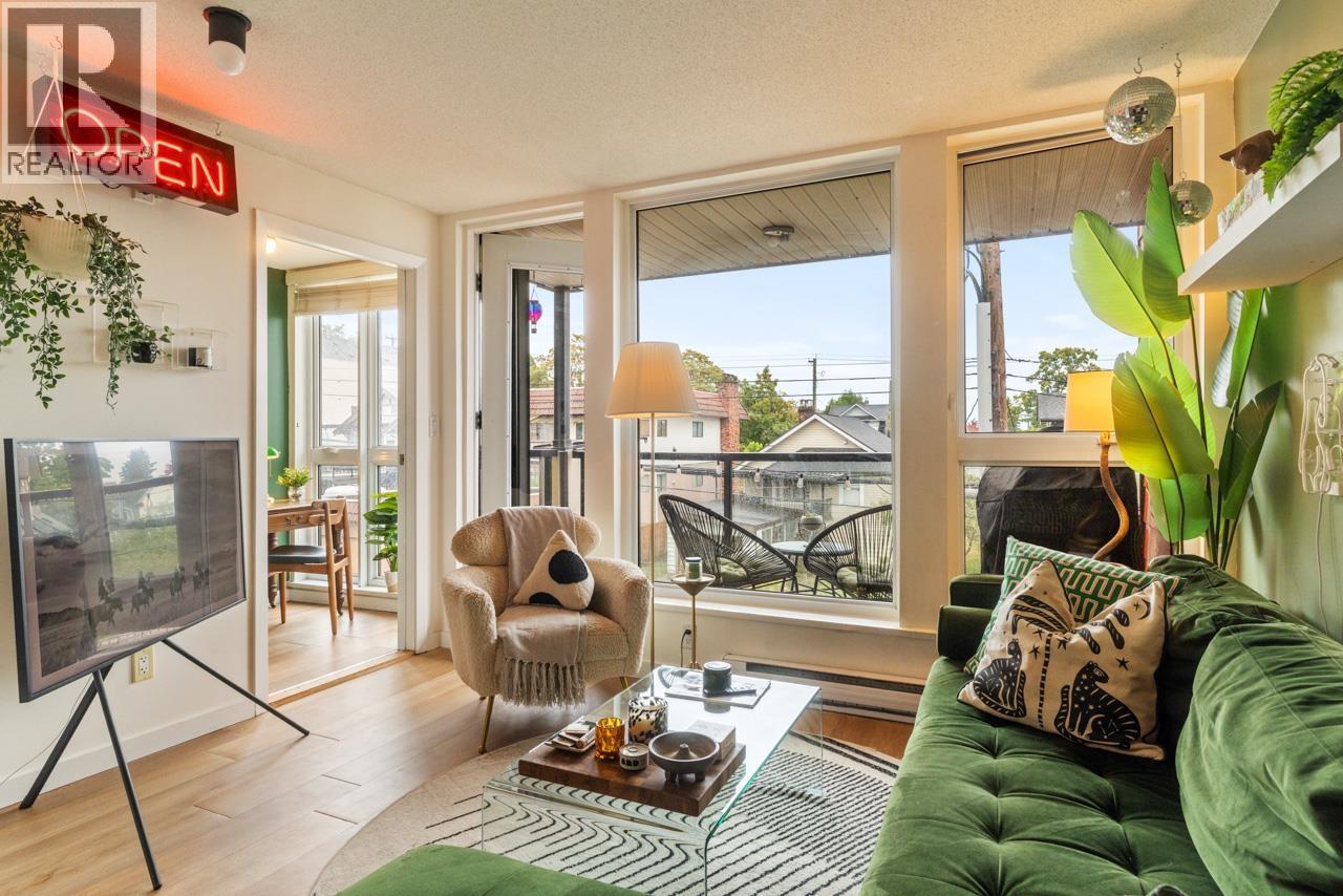 313 2636 E Hastings Street, Vancouver, British Columbia  V5K 0A4 - Photo 1 - R3053620
