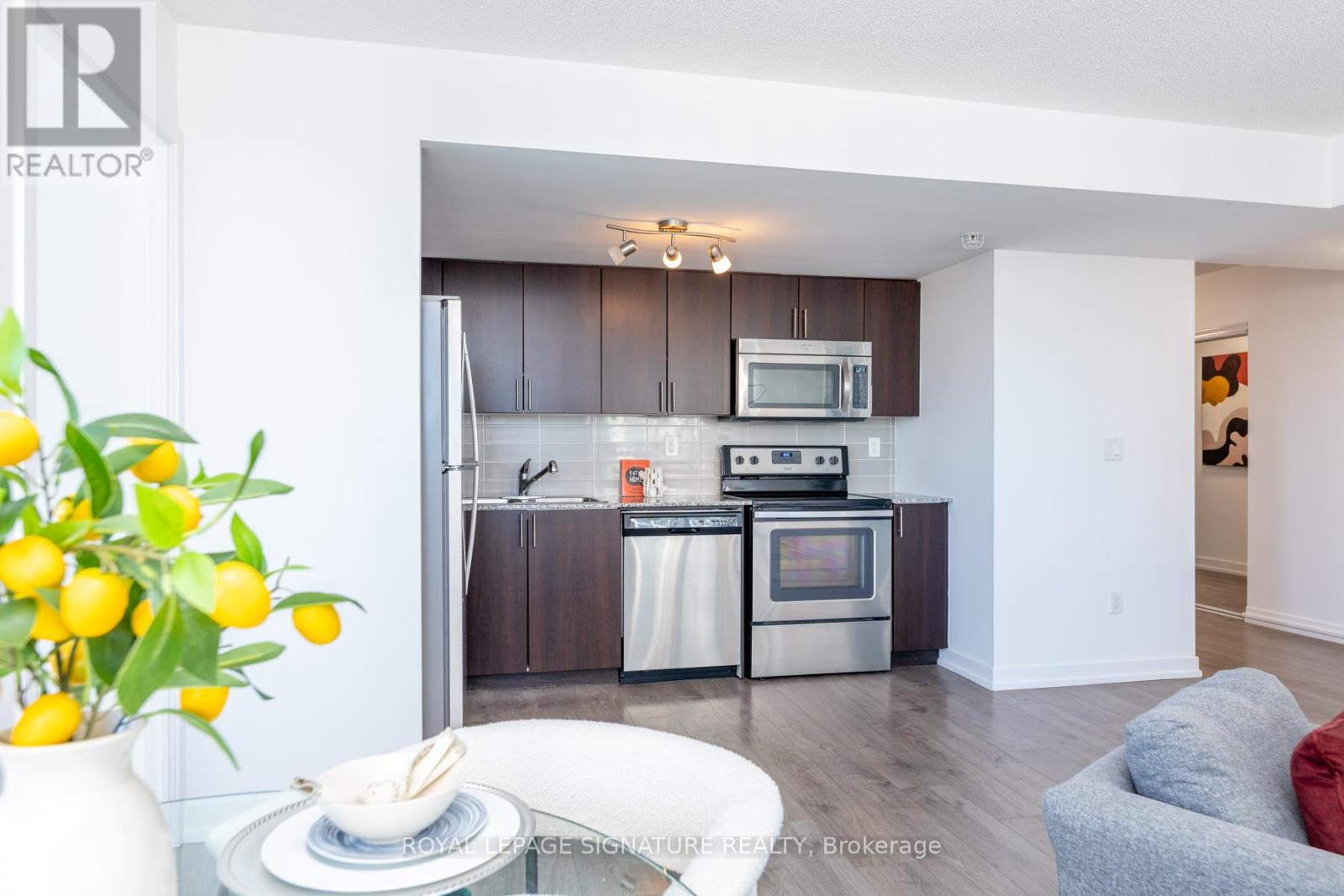 2201 - 1410 Dupont Street, Toronto, Ontario  M6H 0B6 - Photo 19 - W12435128