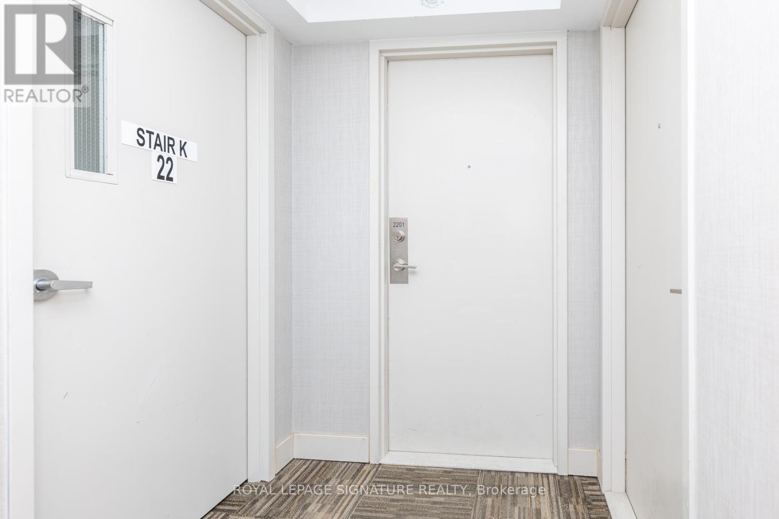 2201 - 1410 Dupont Street, Toronto, Ontario  M6H 0B6 - Photo 3 - W12435128