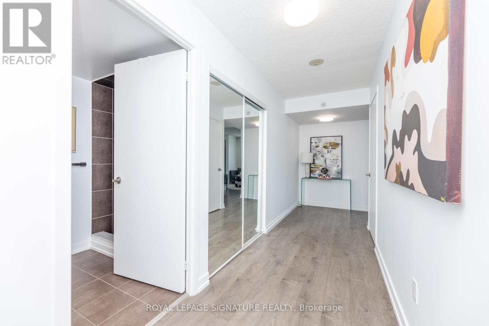 2201 - 1410 Dupont Street, Toronto, Ontario  M6H 0B6 - Photo 5 - W12435128