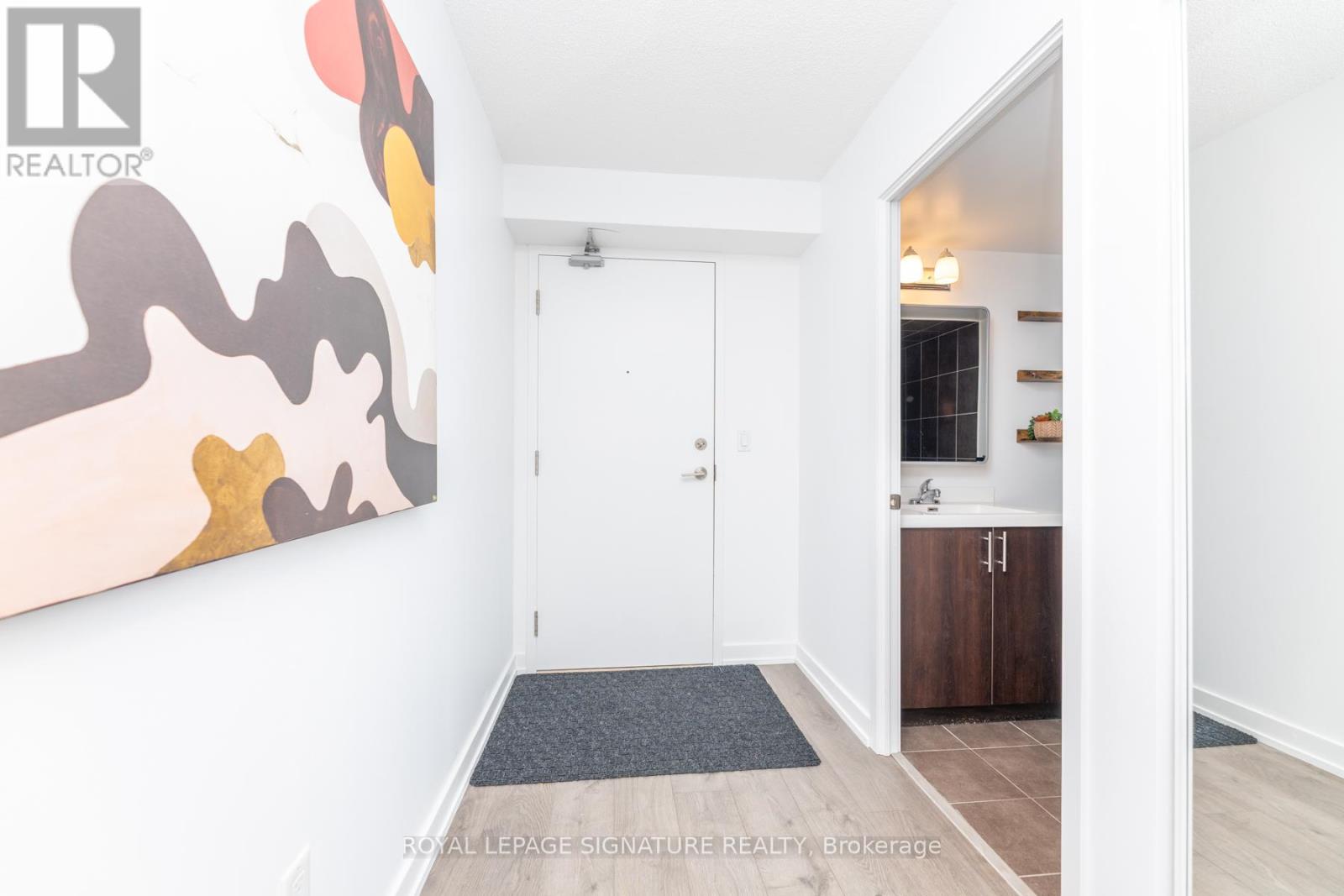 2201 - 1410 Dupont Street, Toronto, Ontario  M6H 0B6 - Photo 4 - W12435128