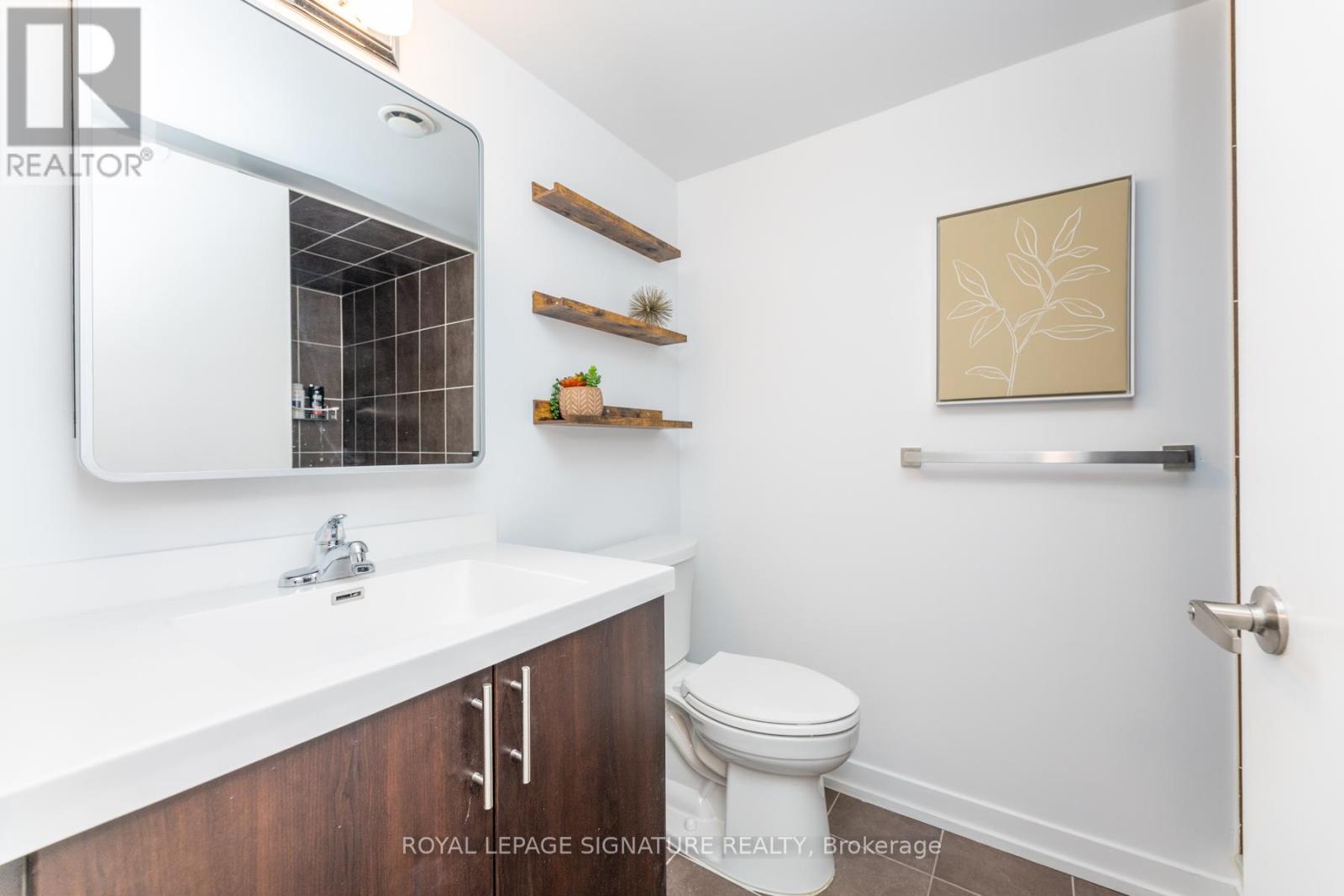 2201 - 1410 Dupont Street, Toronto, Ontario  M6H 0B6 - Photo 6 - W12435128