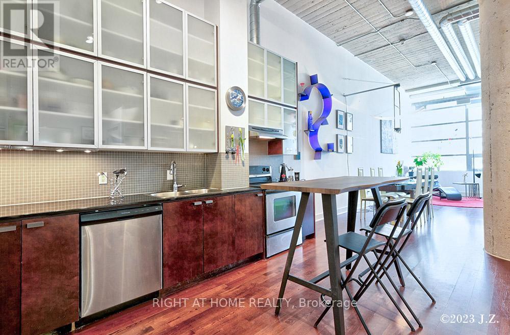 217 - 637 Lake Shore Boulevard W, Toronto, Ontario  M5V 1A8 - Photo 6 - C12435701