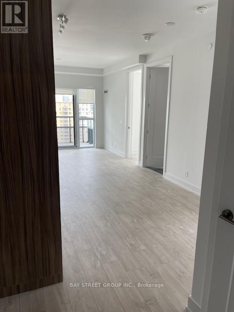 1409 - 11 Lillian Street, Toronto, Ontario  M4S 2H7 - Photo 8 - C12435723