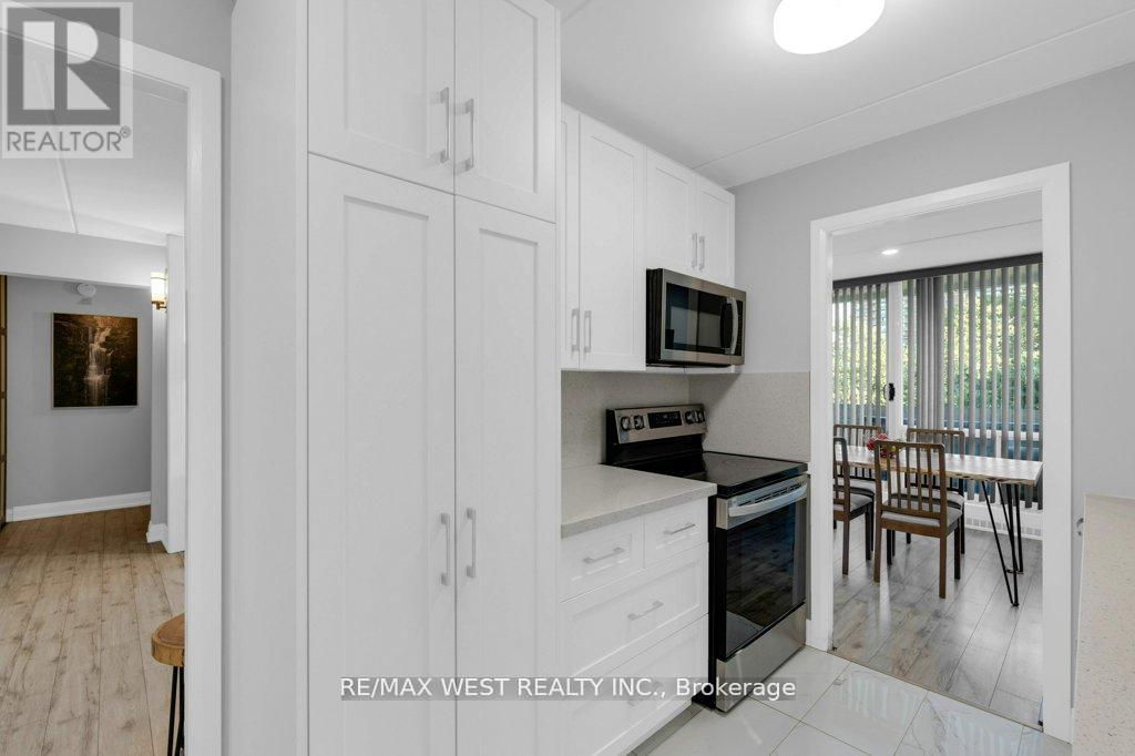 203 - 2 Glamorgan Avenue, Toronto, Ontario  M1P 2M8 - Photo 15 - E12435688