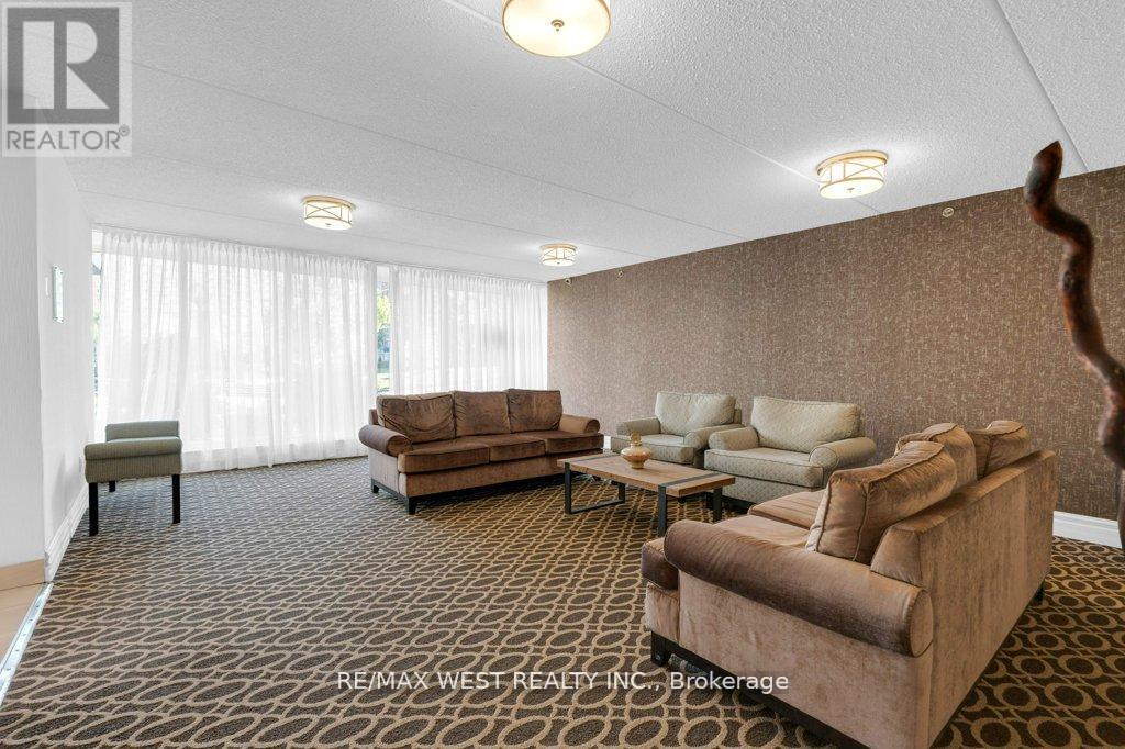 203 - 2 Glamorgan Avenue, Toronto, Ontario  M1P 2M8 - Photo 31 - E12435688