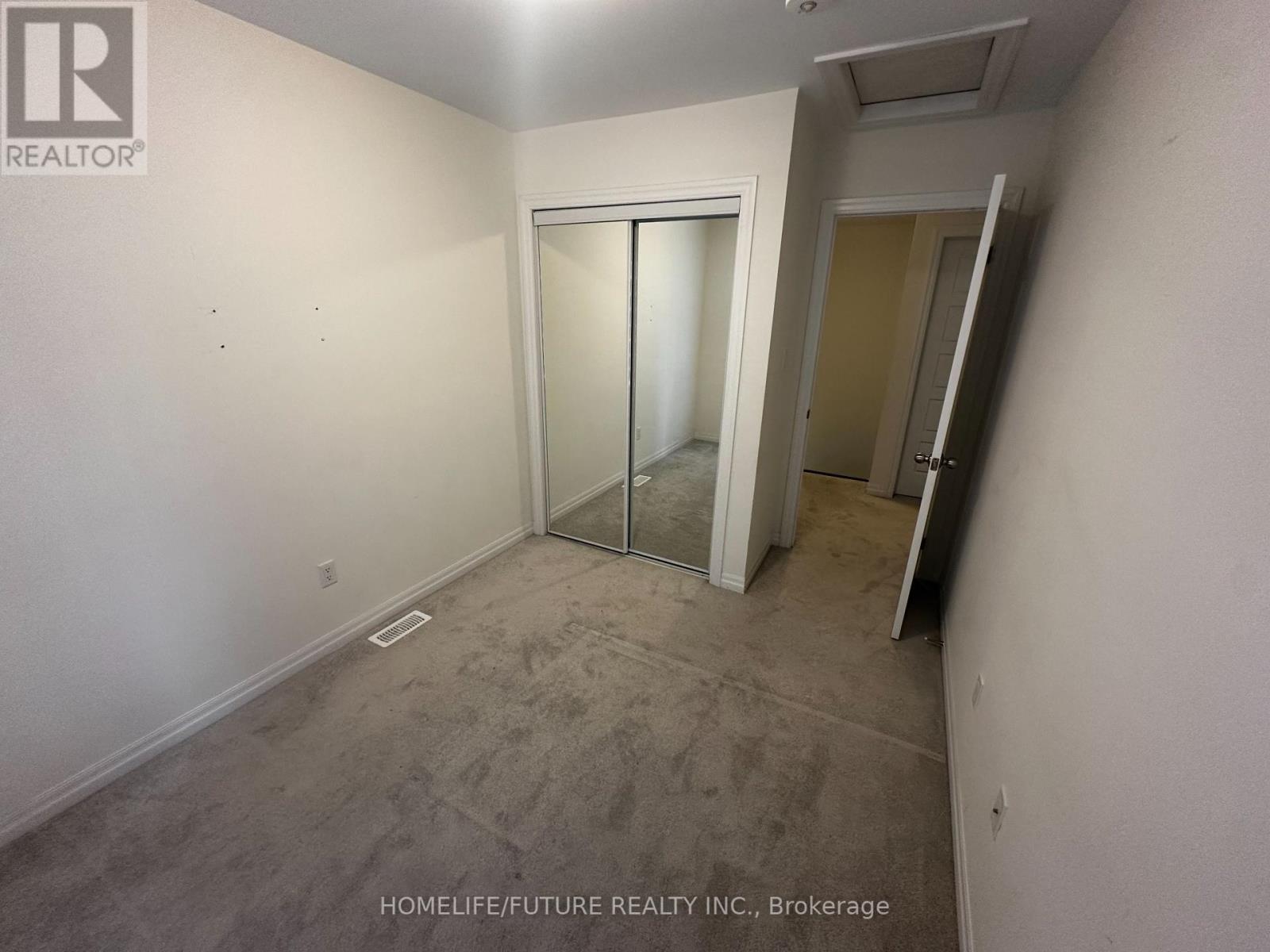 25 Delano Way, Newmarket, Ontario  L3X 0L4 - Photo 11 - N12435710