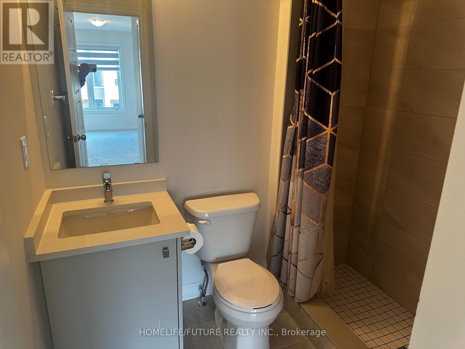 25 Delano Way, Newmarket, Ontario  L3X 0L4 - Photo 14 - N12435710