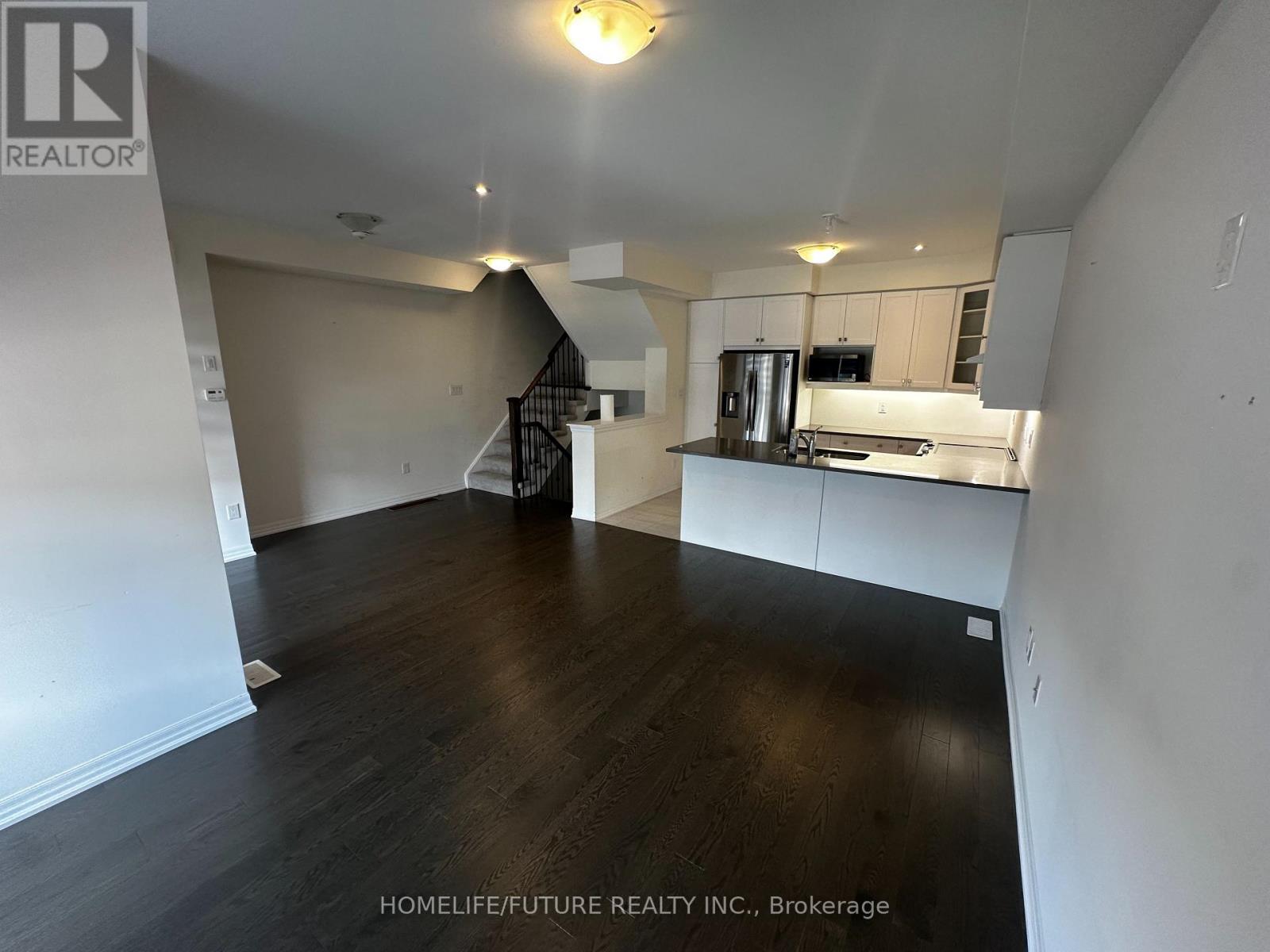 25 Delano Way, Newmarket, Ontario  L3X 0L4 - Photo 8 - N12435710