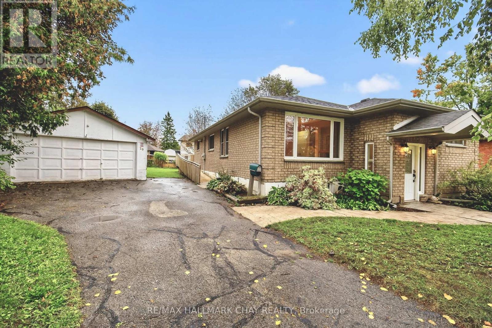 29 Oakley Park Square, Barrie, Ontario  L4M 2K2 - Photo 31 - S12435703
