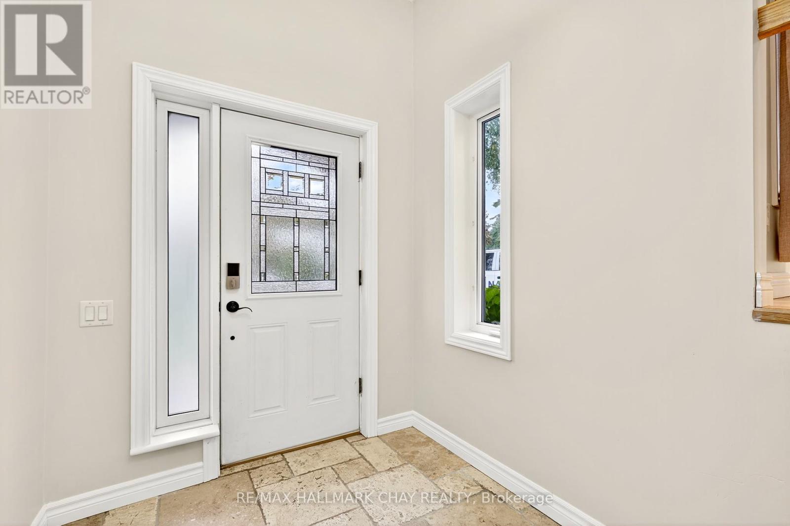 29 Oakley Park Square, Barrie, Ontario  L4M 2K2 - Photo 5 - S12435703