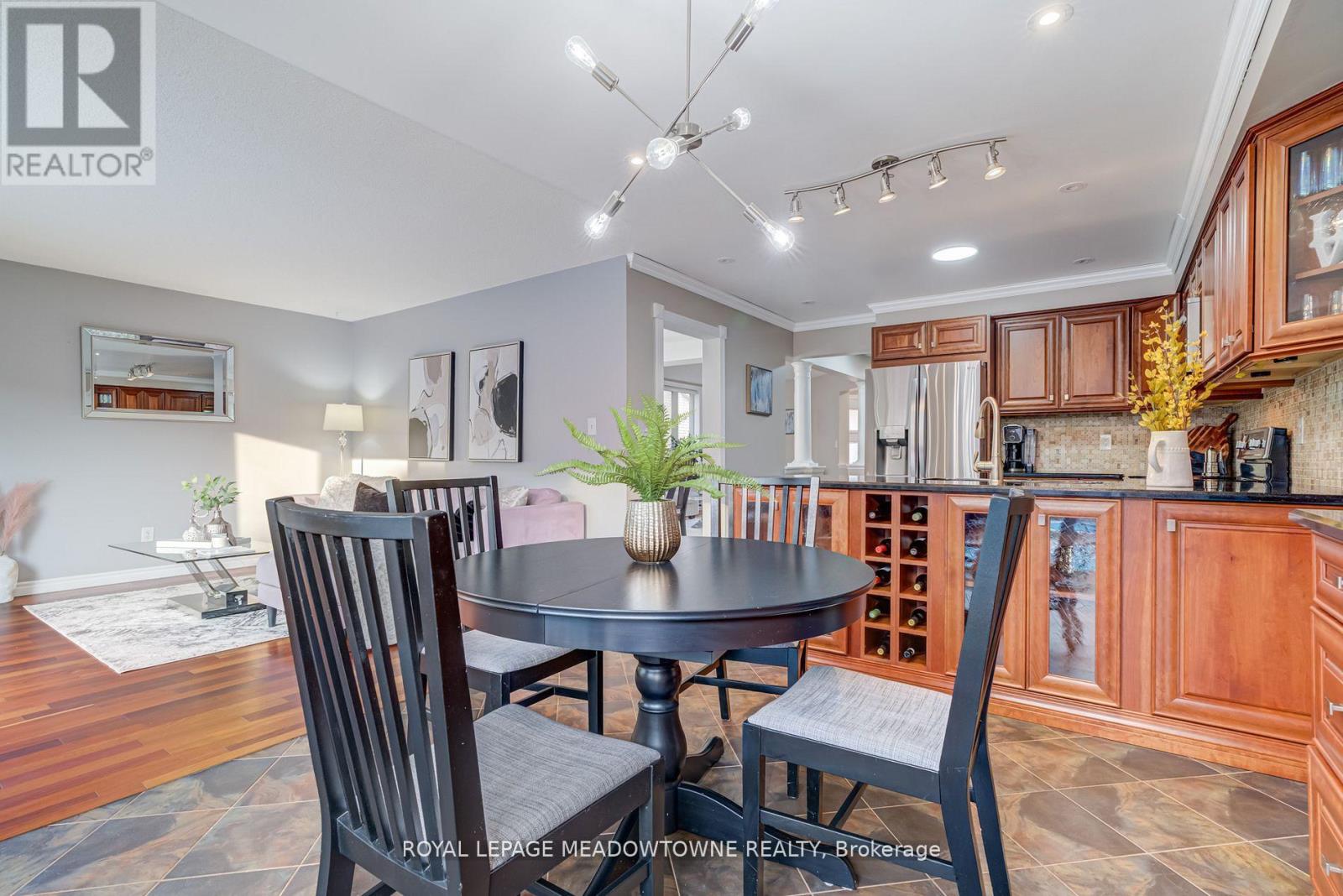3339 Cactus Gate, Mississauga, Ontario  L5N 8A5 - Photo 15 - W12435684