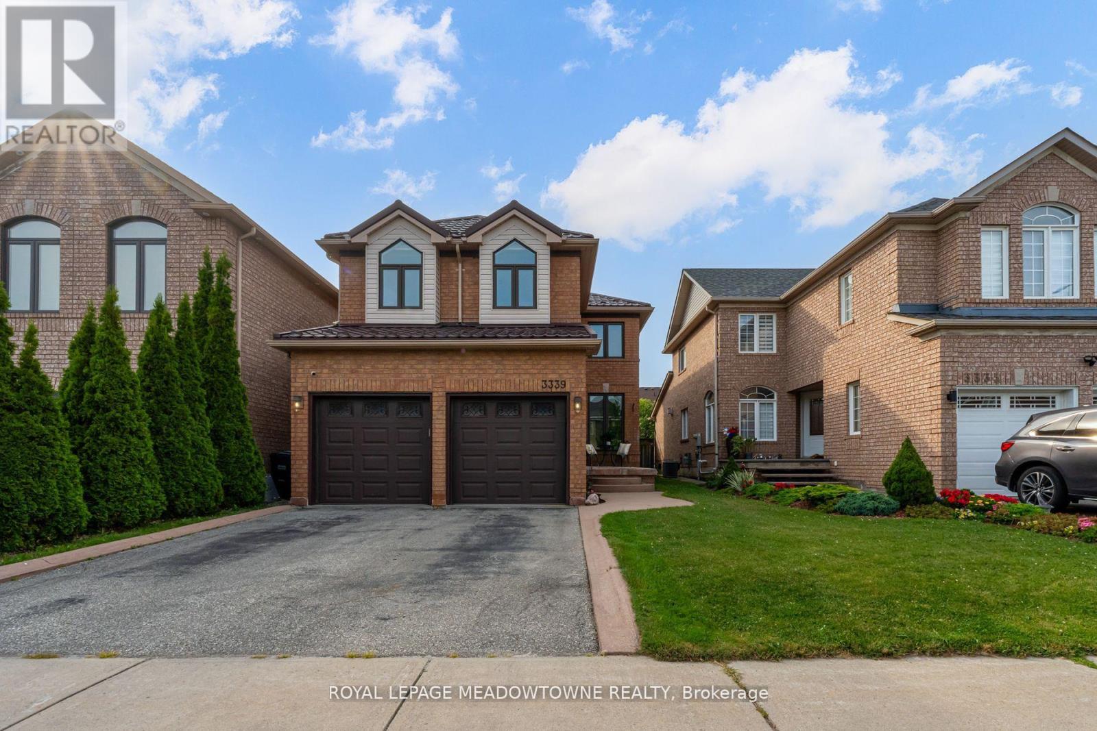 3339 Cactus Gate, Mississauga, Ontario  L5N 8A5 - Photo 2 - W12435684