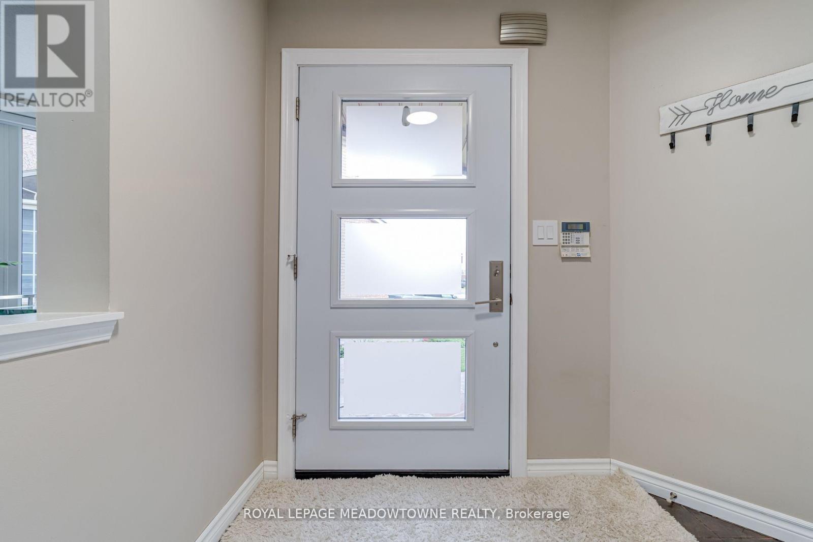3339 Cactus Gate, Mississauga, Ontario  L5N 8A5 - Photo 3 - W12435684
