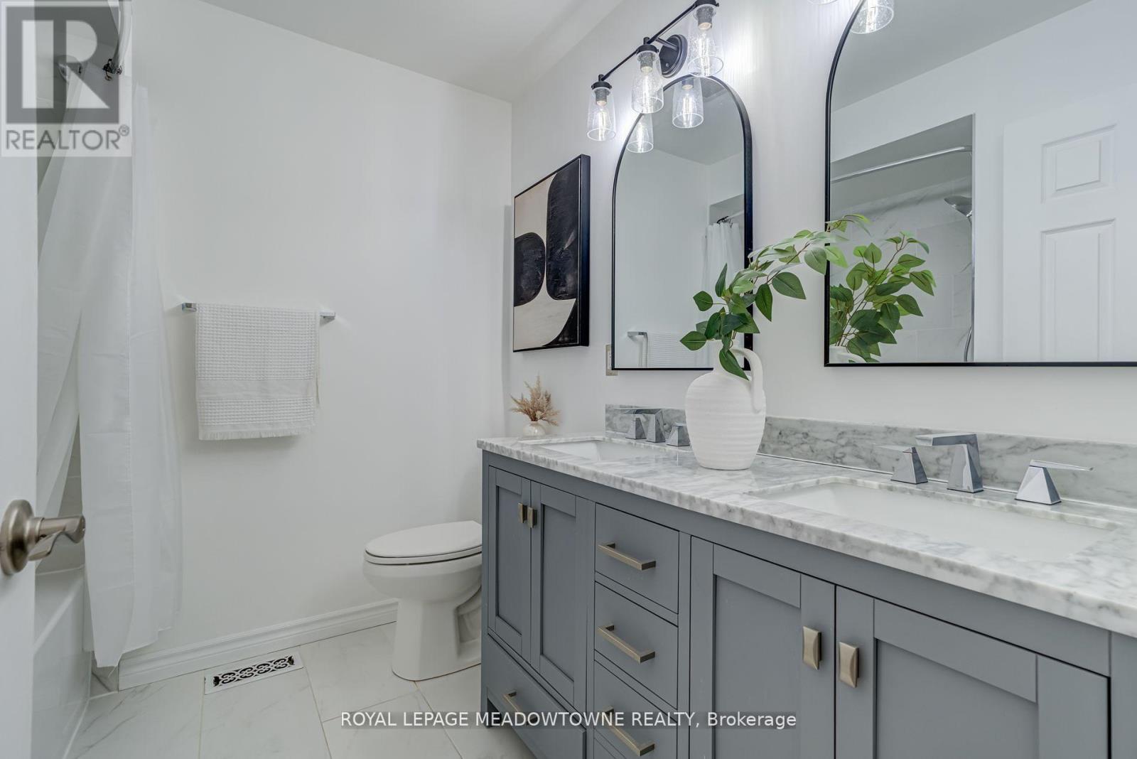 3339 Cactus Gate, Mississauga, Ontario  L5N 8A5 - Photo 33 - W12435684