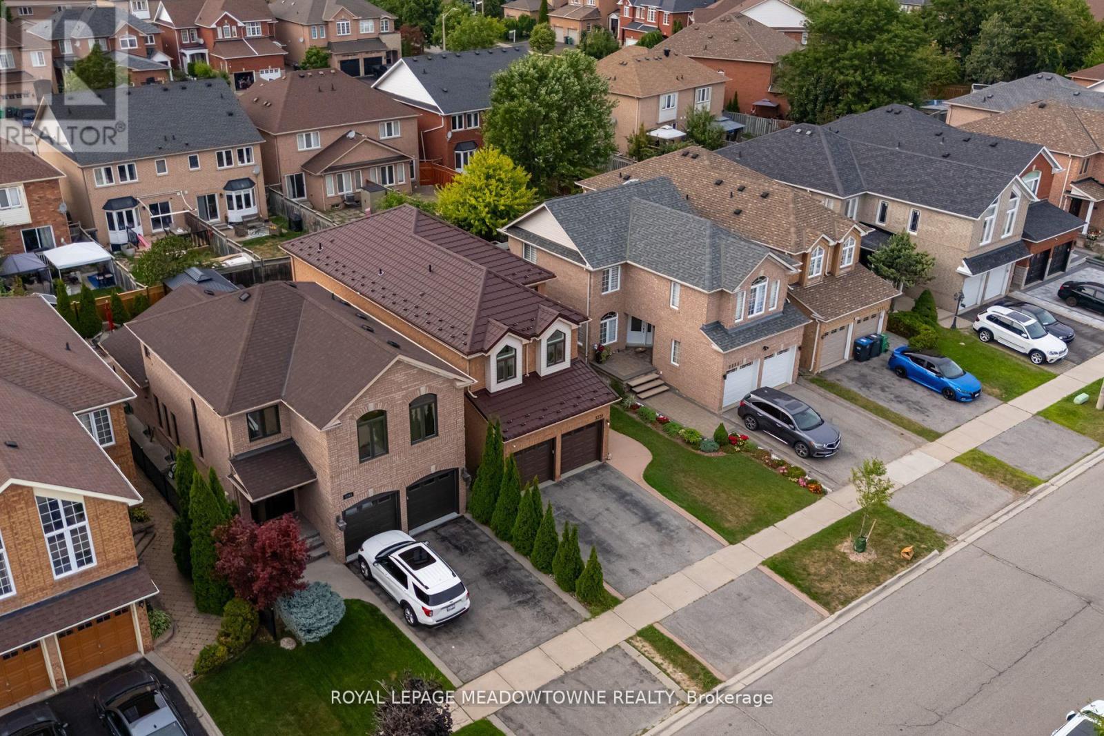 3339 Cactus Gate, Mississauga, Ontario  L5N 8A5 - Photo 41 - W12435684