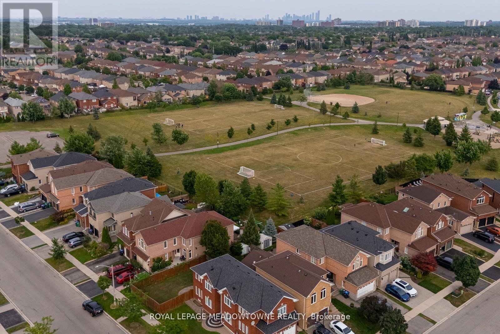3339 Cactus Gate, Mississauga, Ontario  L5N 8A5 - Photo 47 - W12435684