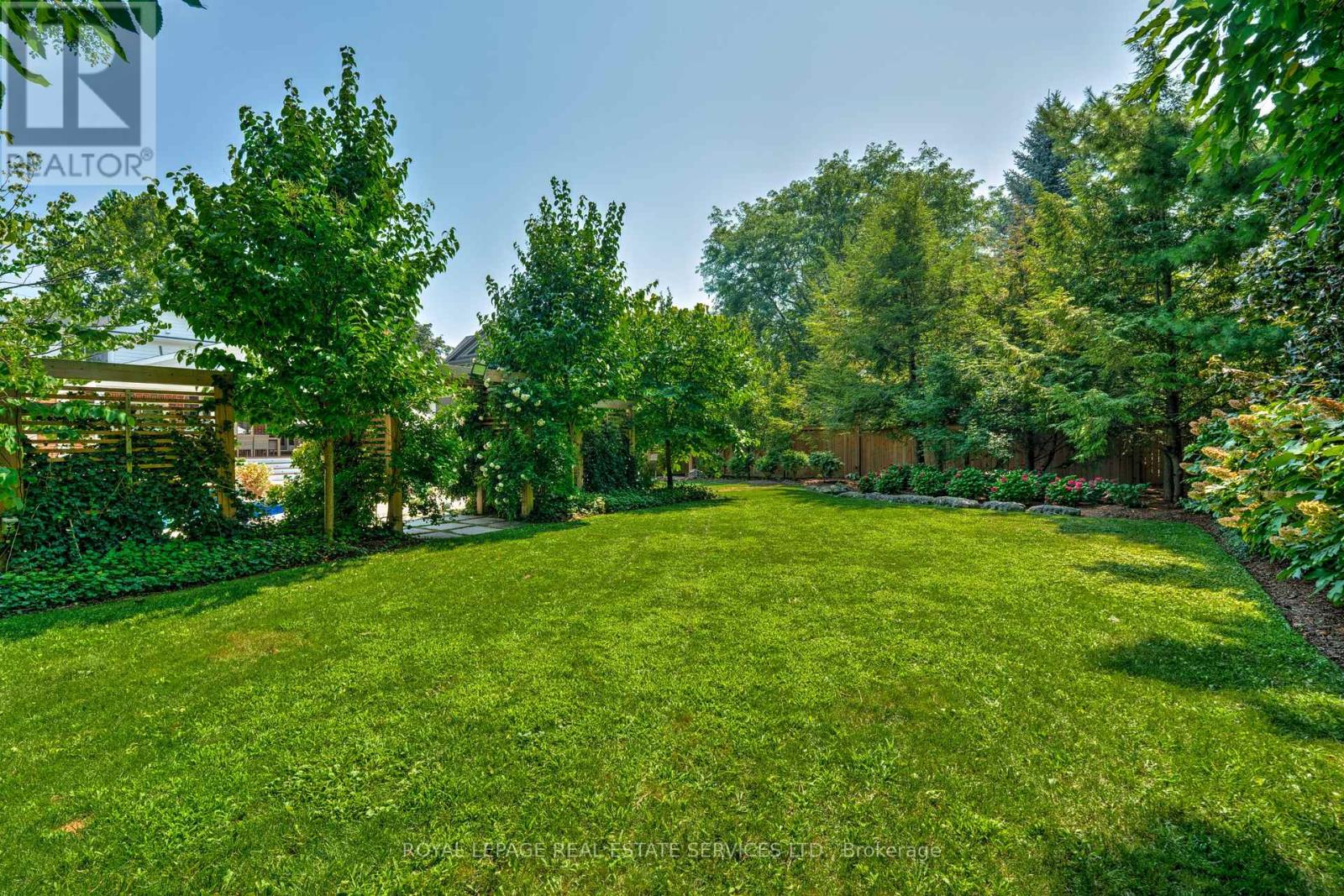 41 Fairwood Place E, Burlington, Ontario  L7T 2B7 - Photo 37 - W12435690