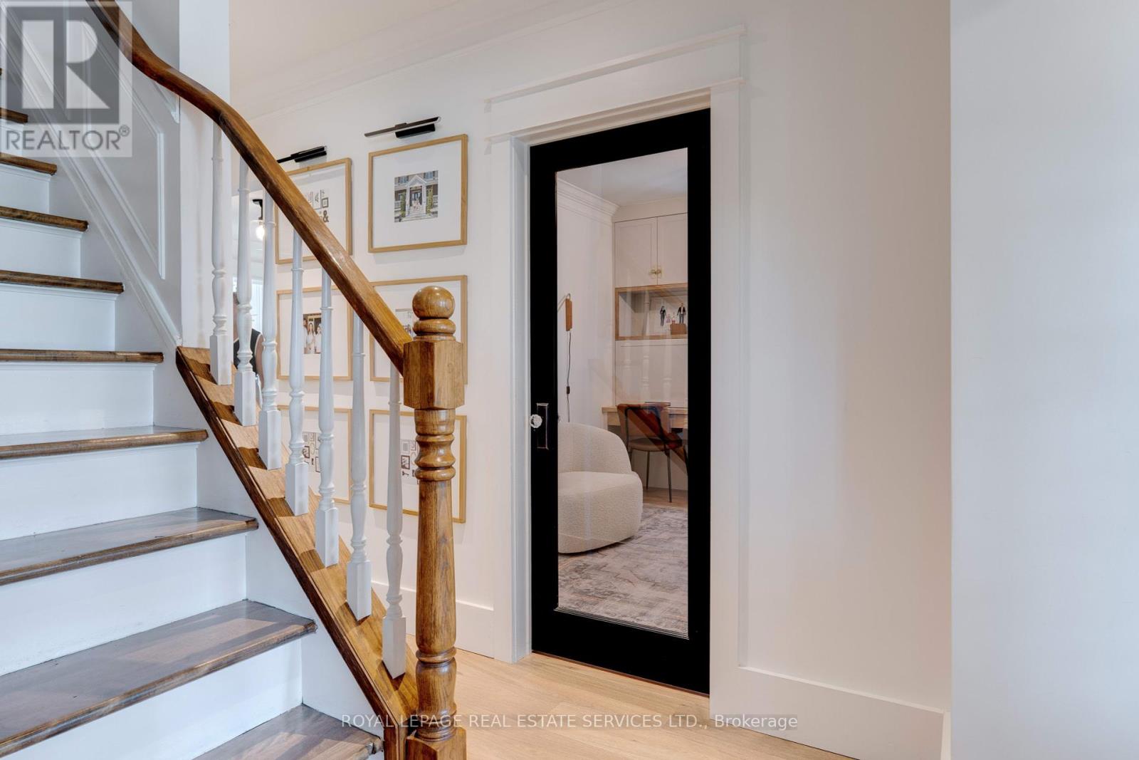 41 Fairwood Place E, Burlington, Ontario  L7T 2B7 - Photo 6 - W12435690
