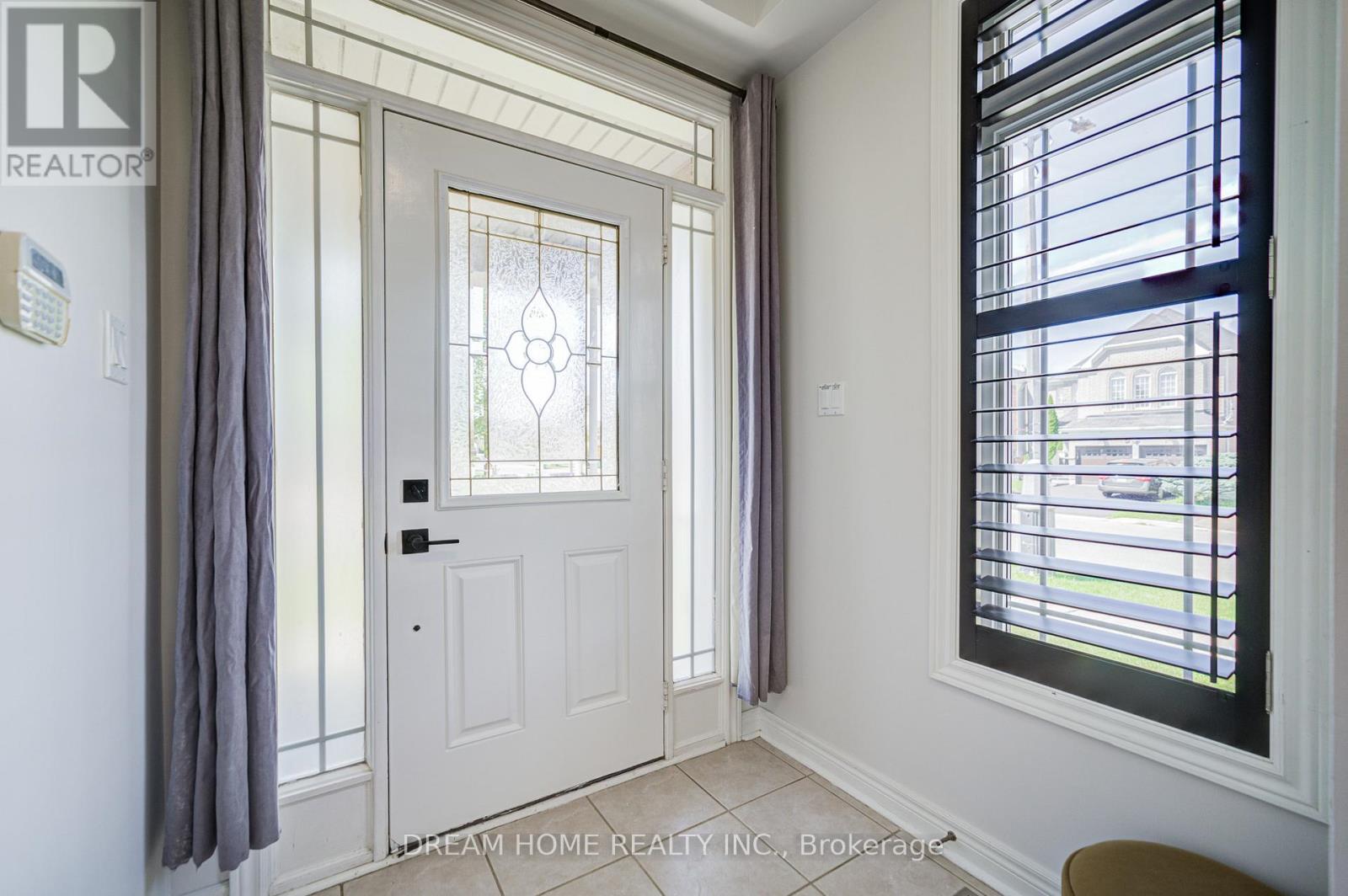 3519 Trilogy Trail, Mississauga, Ontario  L5M 7Y1 - Photo 2 - W12435692