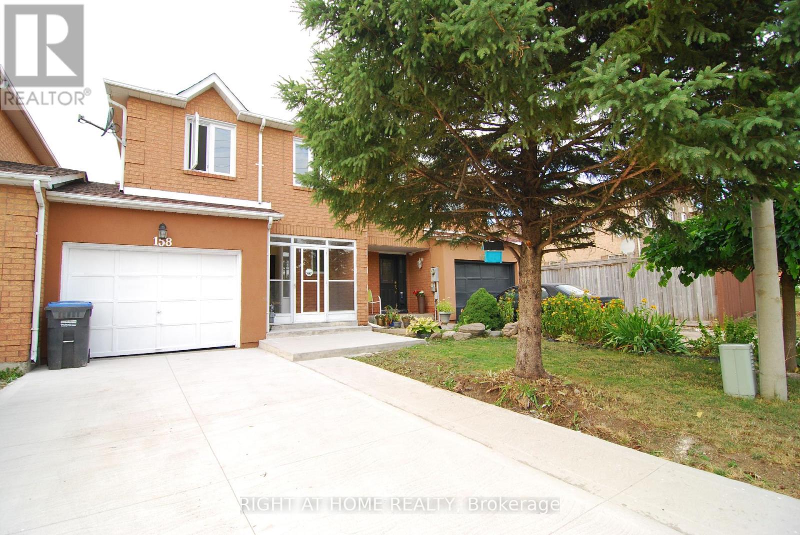 158 Toba Crescent, Brampton, Ontario  L6Z 4R9 - Photo 1 - W12435707