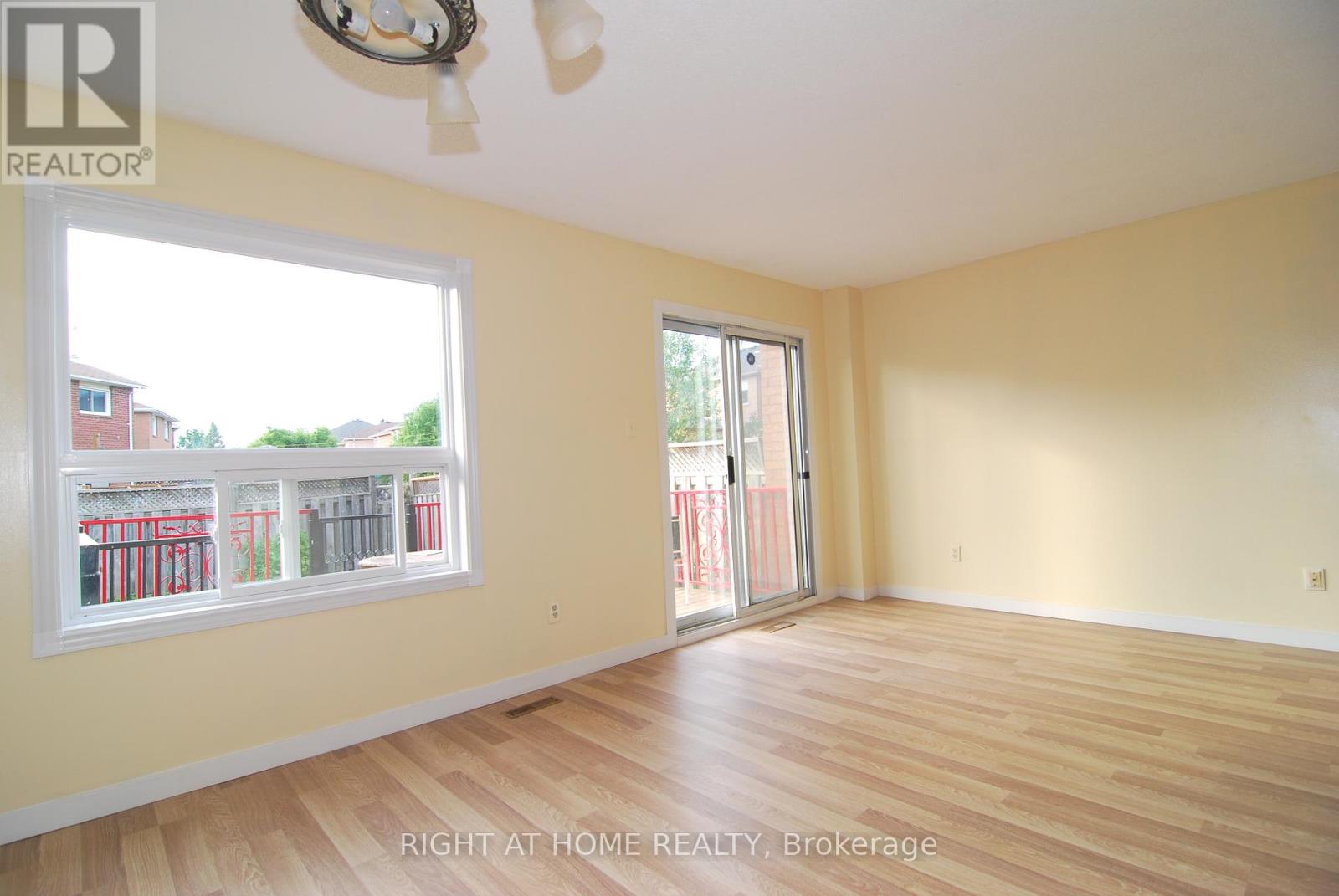 158 Toba Crescent, Brampton, Ontario  L6Z 4R9 - Photo 2 - W12435707