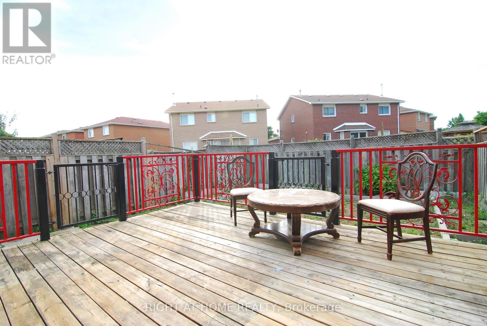 158 Toba Crescent, Brampton, Ontario  L6Z 4R9 - Photo 20 - W12435707