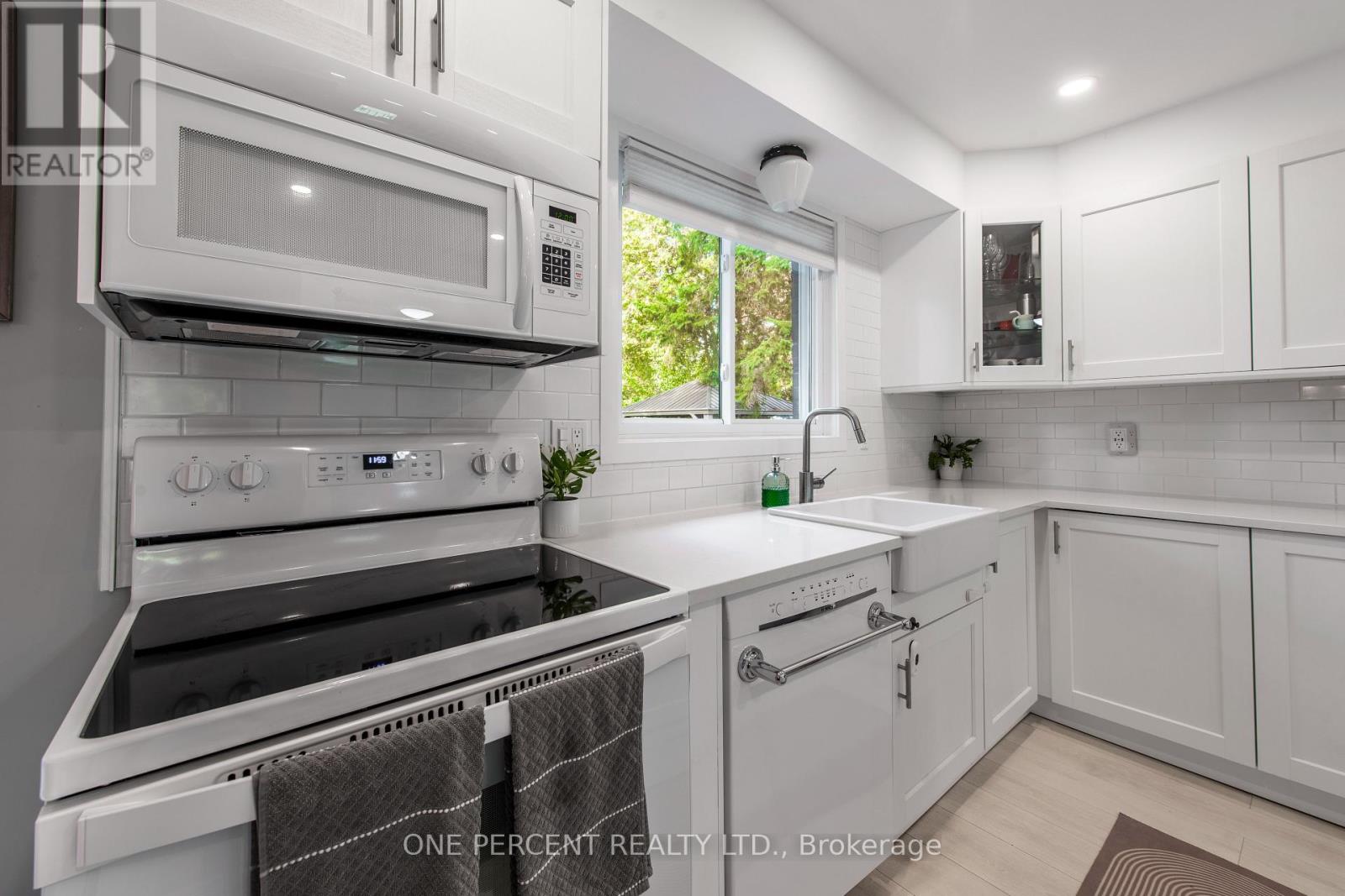 46 Bythia Street, Orangeville, Ontario  L9W 2S3 - Photo 8 - W12435712
