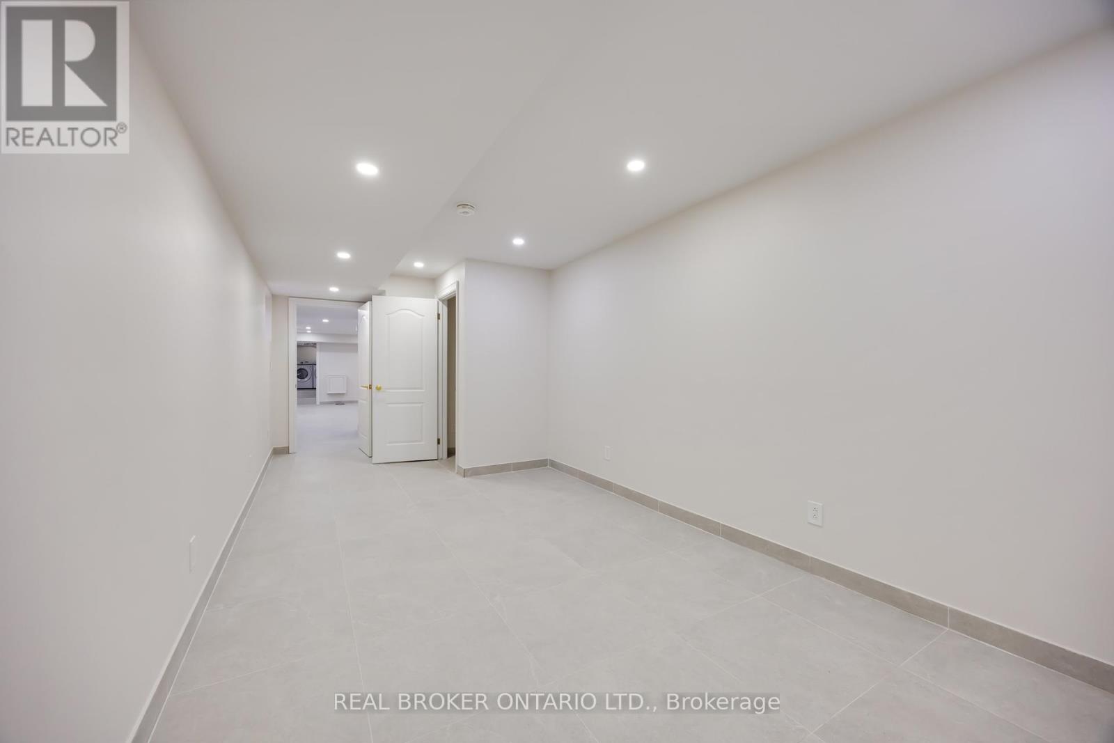 806 Gladstone Avenue, Toronto (Dovercourt-Wallace Emerson-Junction), Ontario  M6H 3J6 - Photo 33 - W12435713