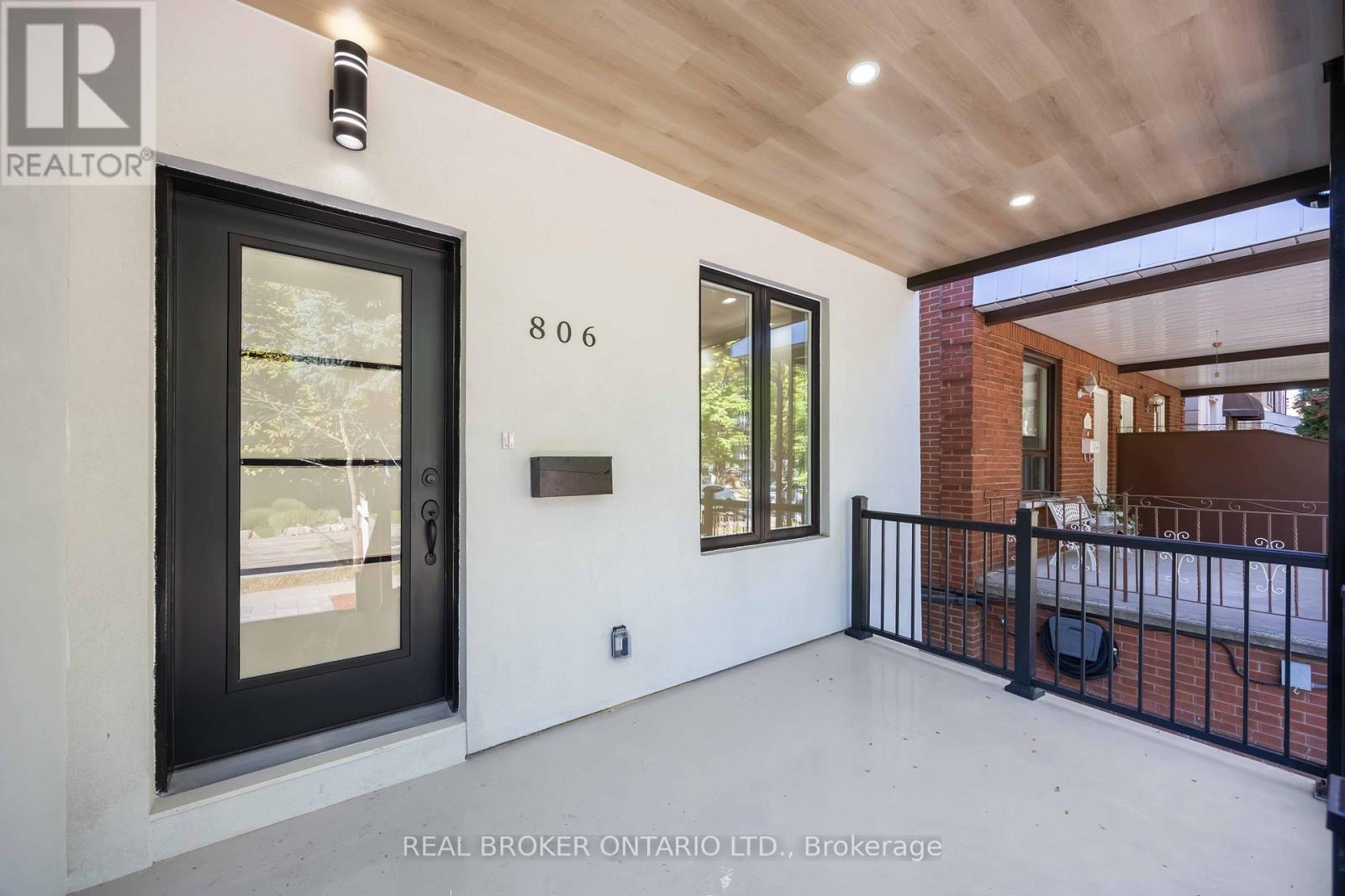 806 Gladstone Avenue, Toronto (Dovercourt-Wallace Emerson-Junction), Ontario  M6H 3J6 - Photo 6 - W12435713