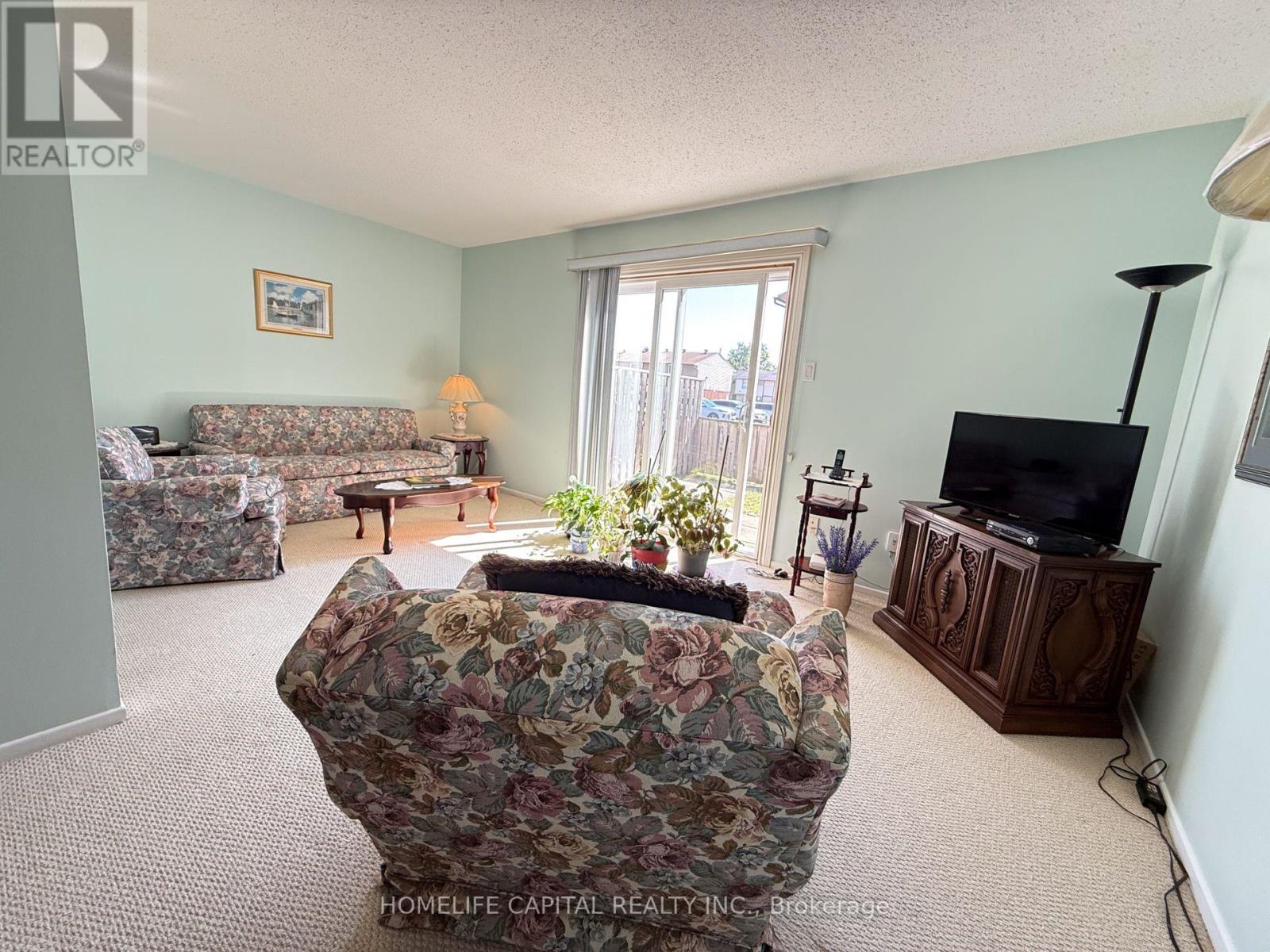 64 - 2570 Southvale Crescent, Ottawa, Ontario  K1B 5B7 - Photo 9 - X12435733