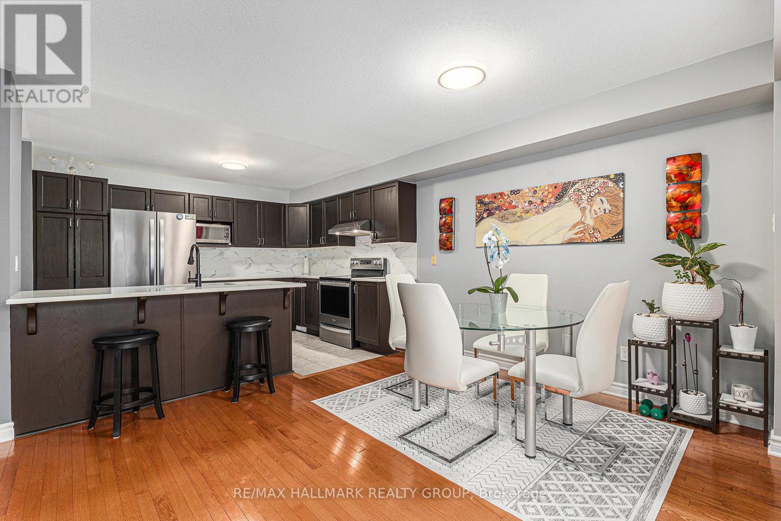 4220 Kelly Farm Drive, Ottawa, Ontario  K1T 0A5 - Photo 11 - X12435738