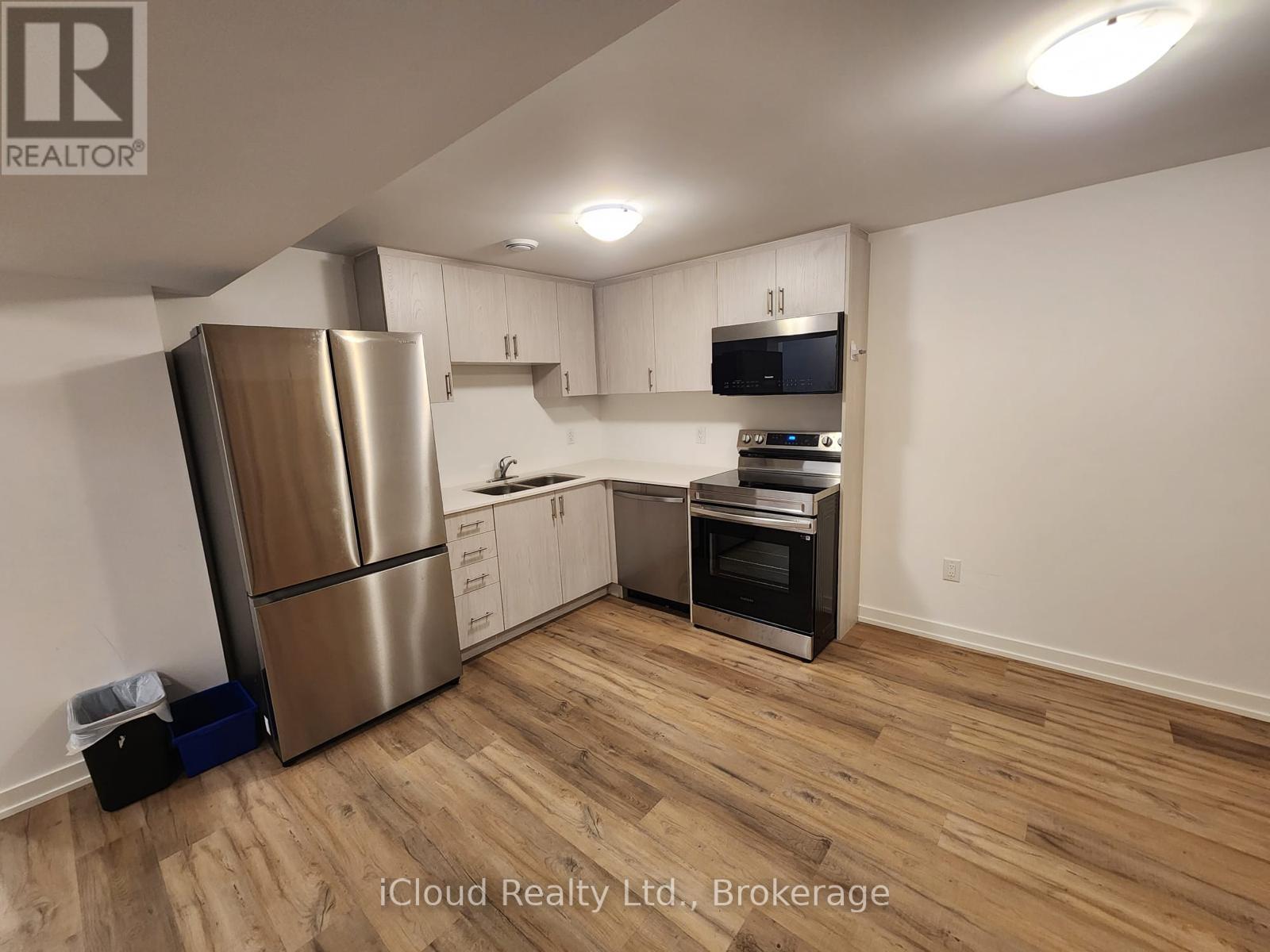 2 Marina Place, Welland, Ontario  L3B 0N7 - Photo 3 - X12435697