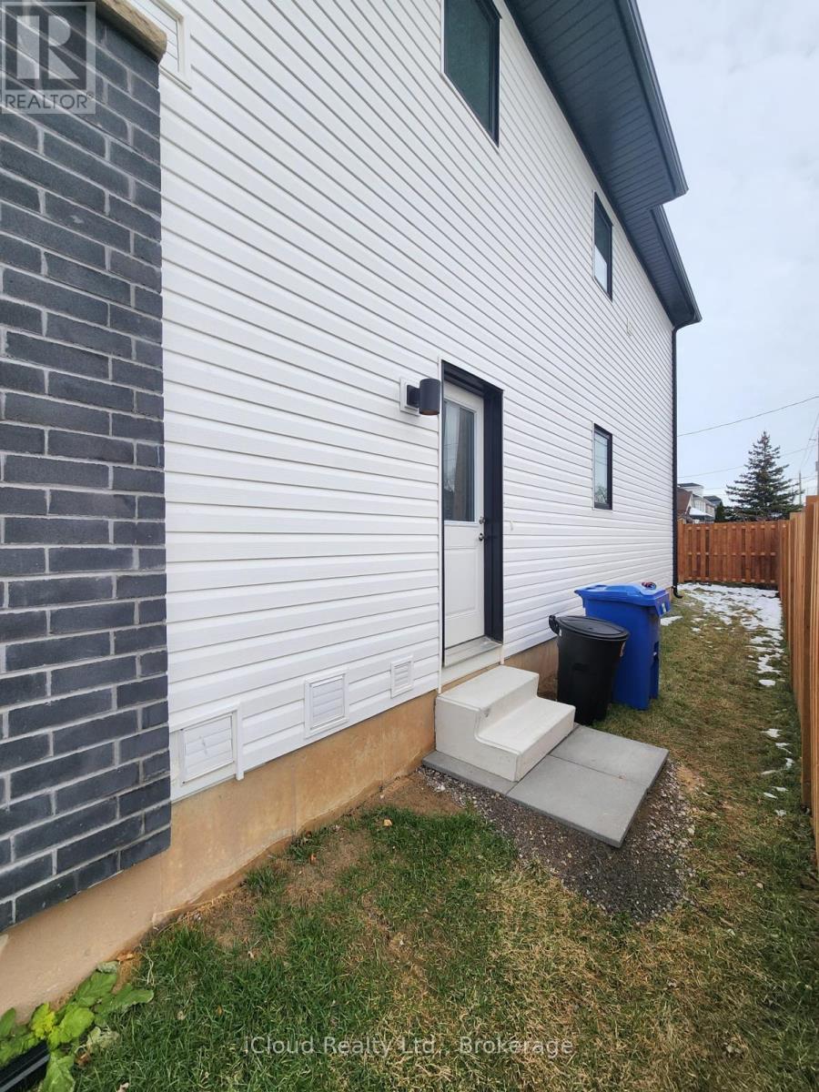 2 Marina Place, Welland, Ontario  L3B 0N7 - Photo 8 - X12435697